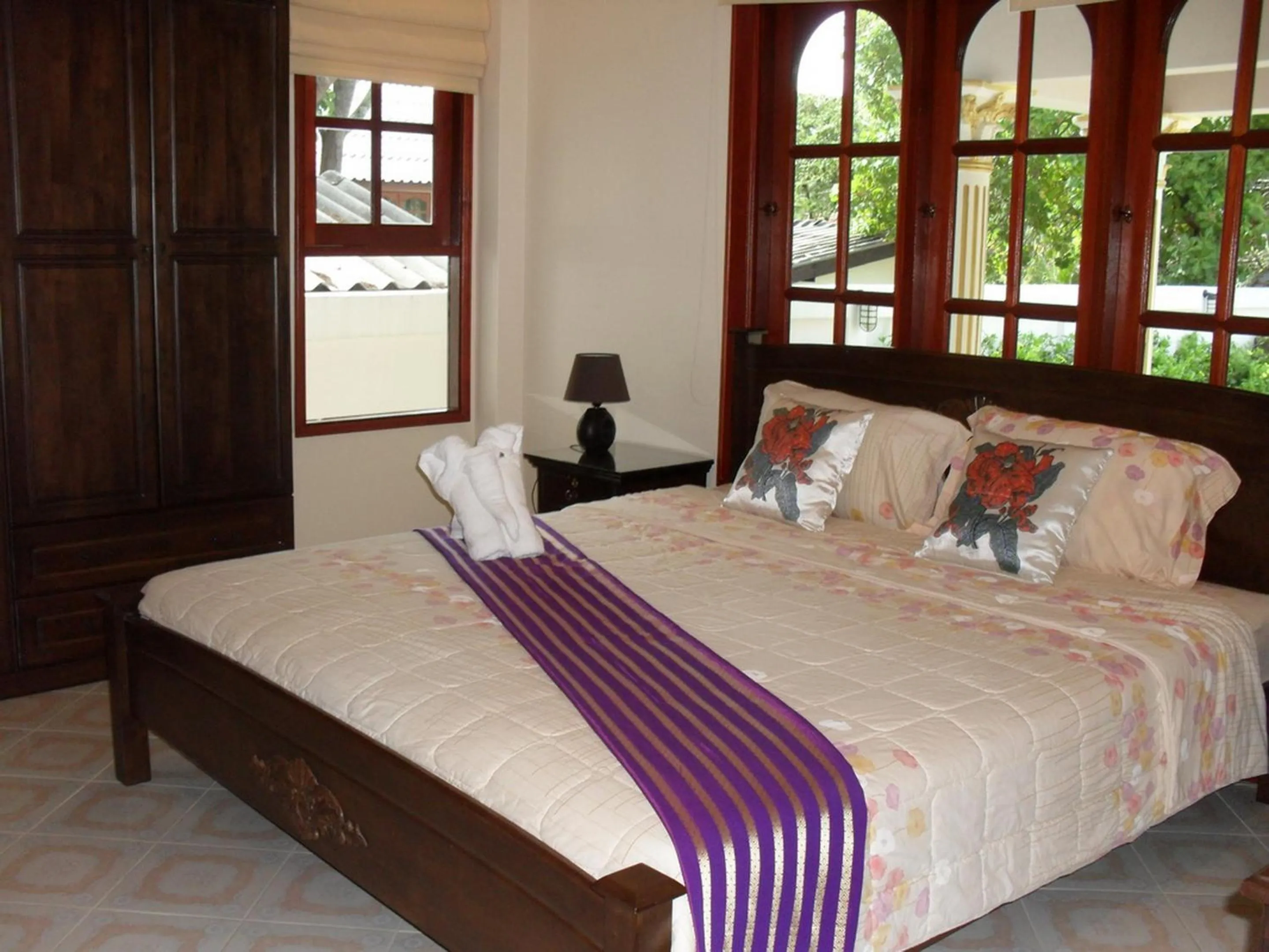 Bed in Majestic Villas Phuket