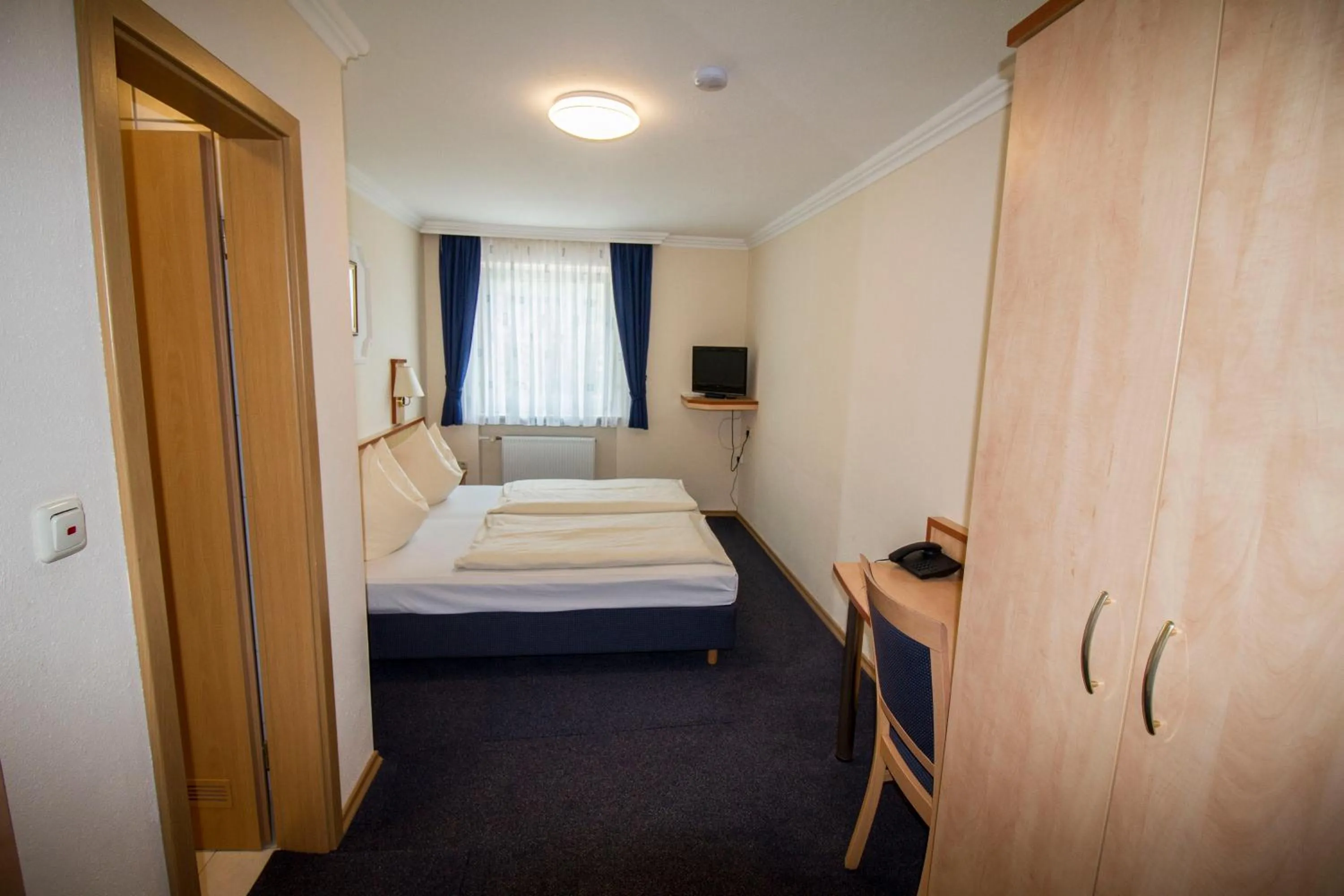 Photo of the whole room, Bed in Gasthof zur Länd