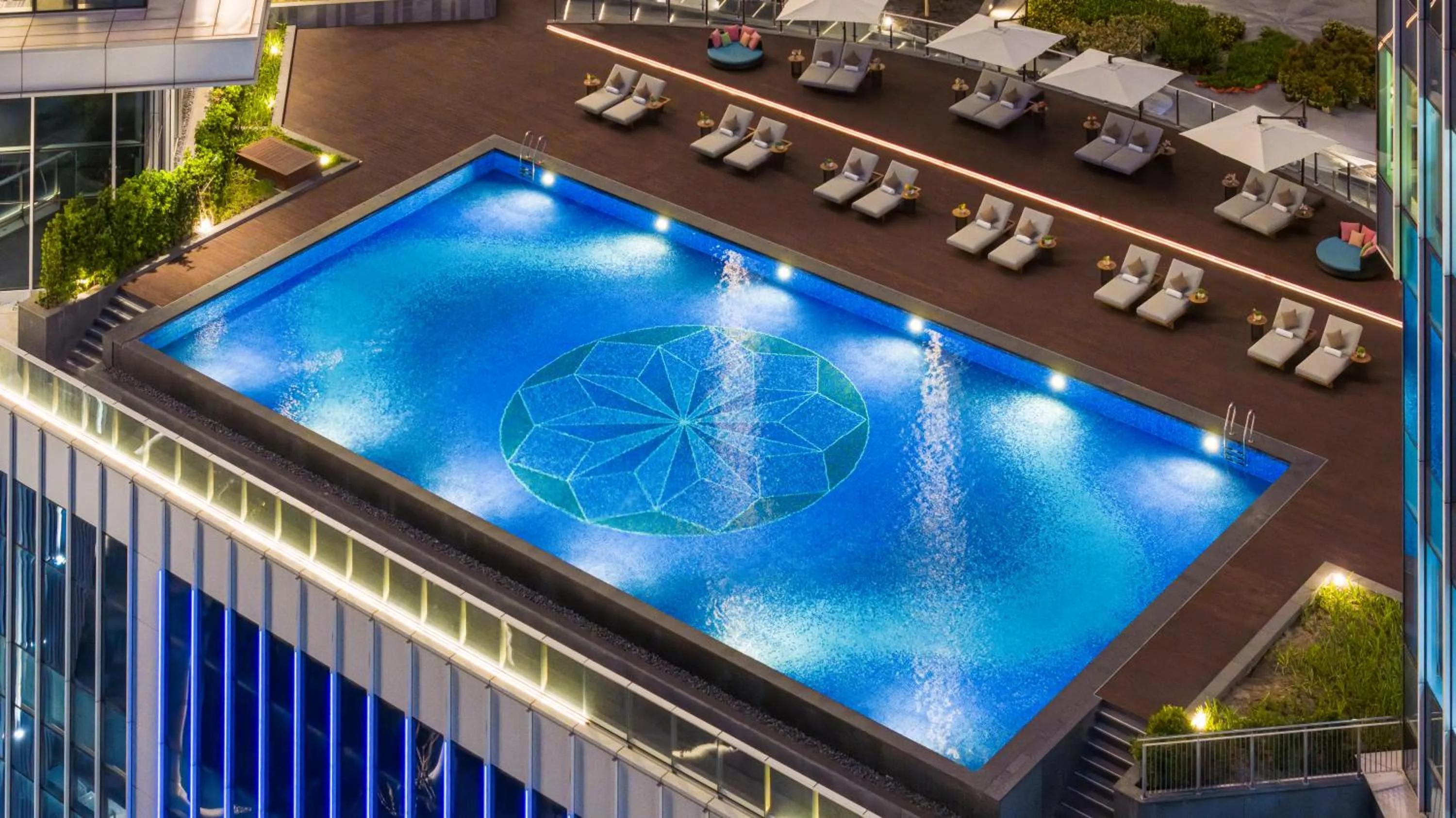 Swimming pool in Grand HiLai Taipei