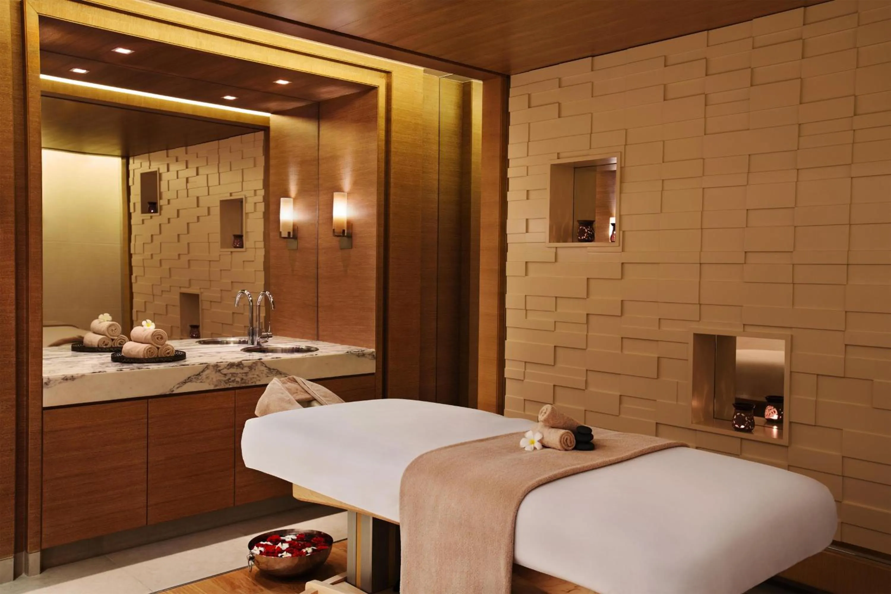 Spa and wellness centre/facilities in DoubleTree by Hilton Dubai Jumeirah Beach