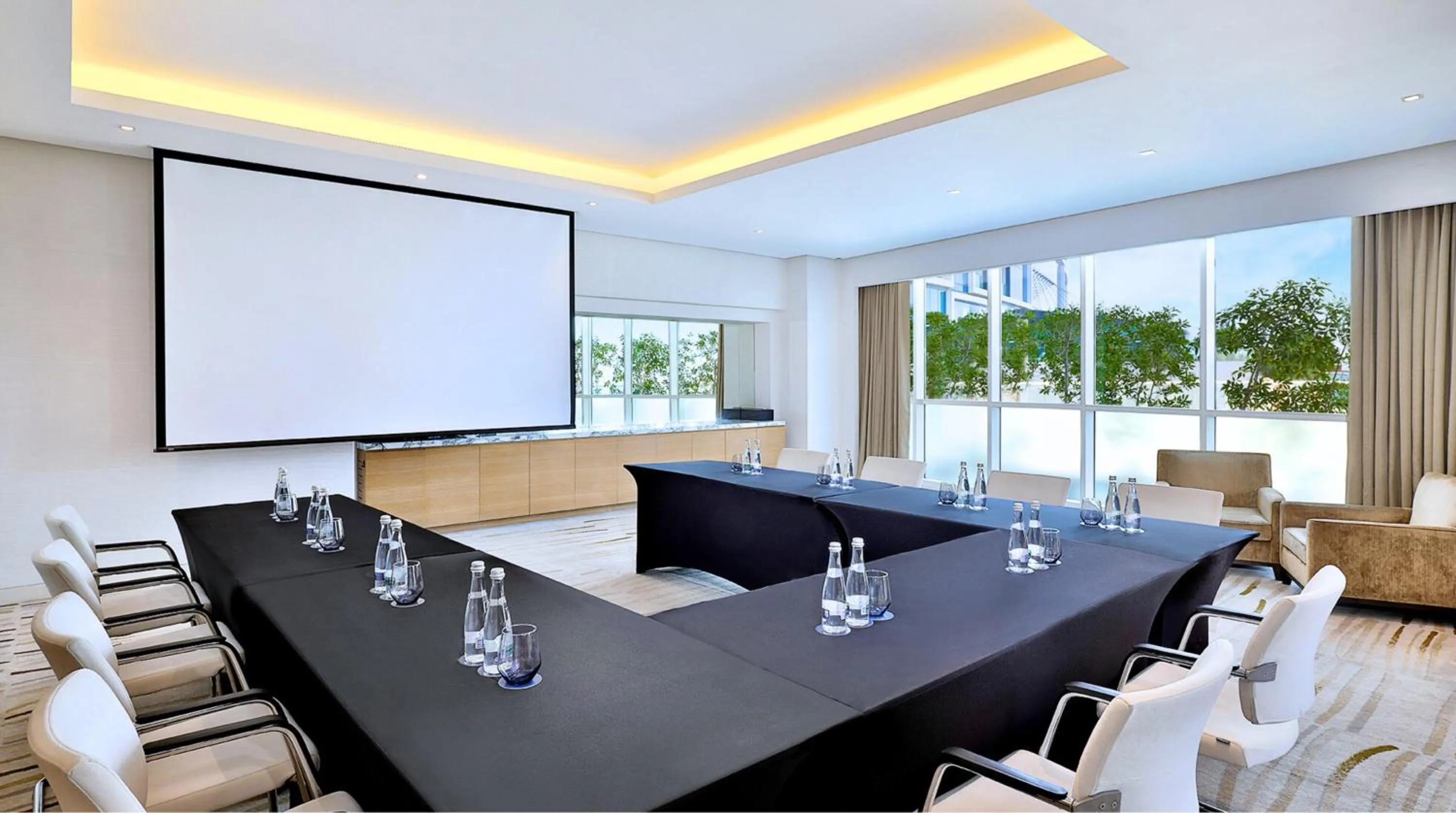 Meeting/conference room in DoubleTree by Hilton Dubai Jumeirah Beach