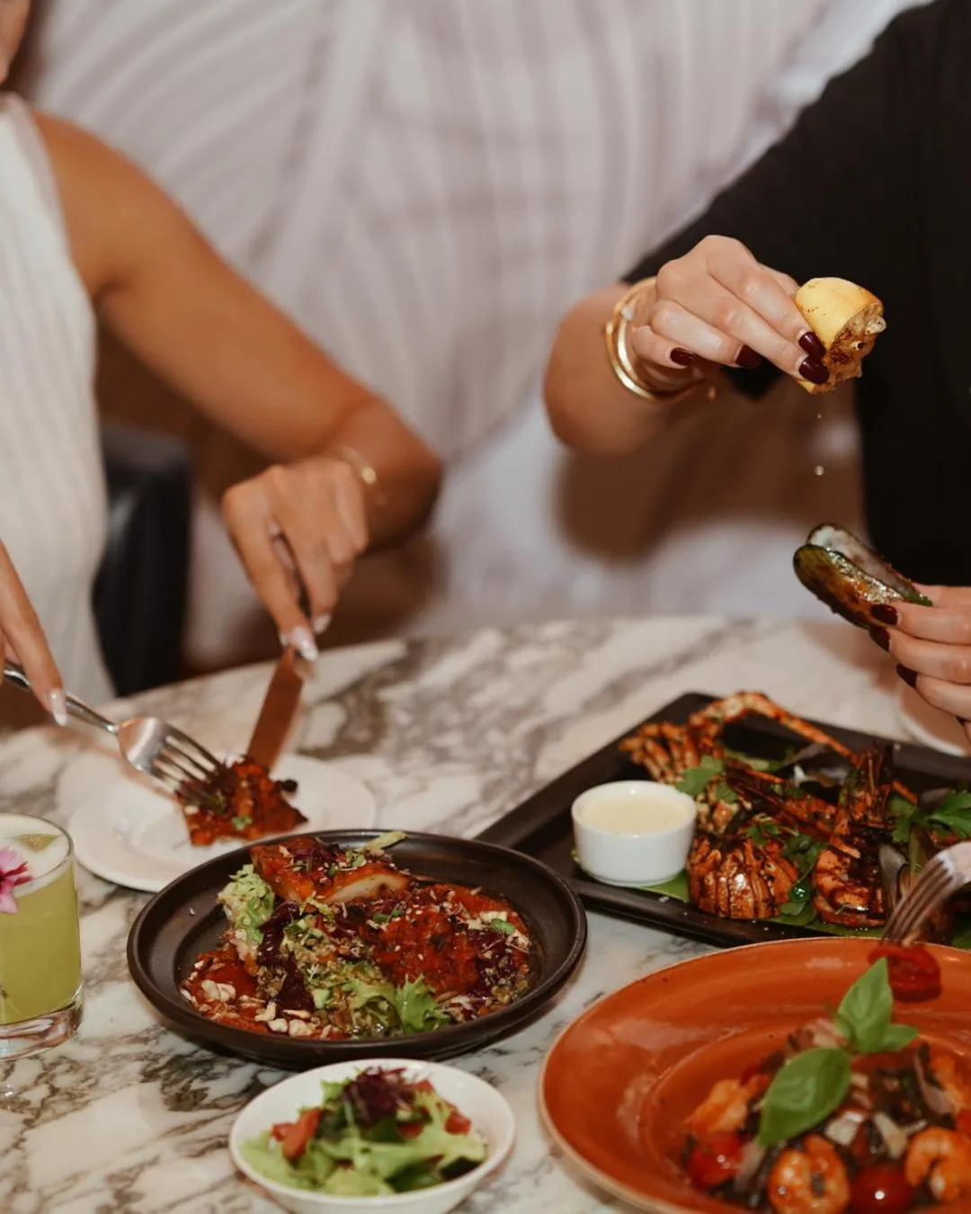 Food and drinks in DoubleTree by Hilton Dubai Jumeirah Beach