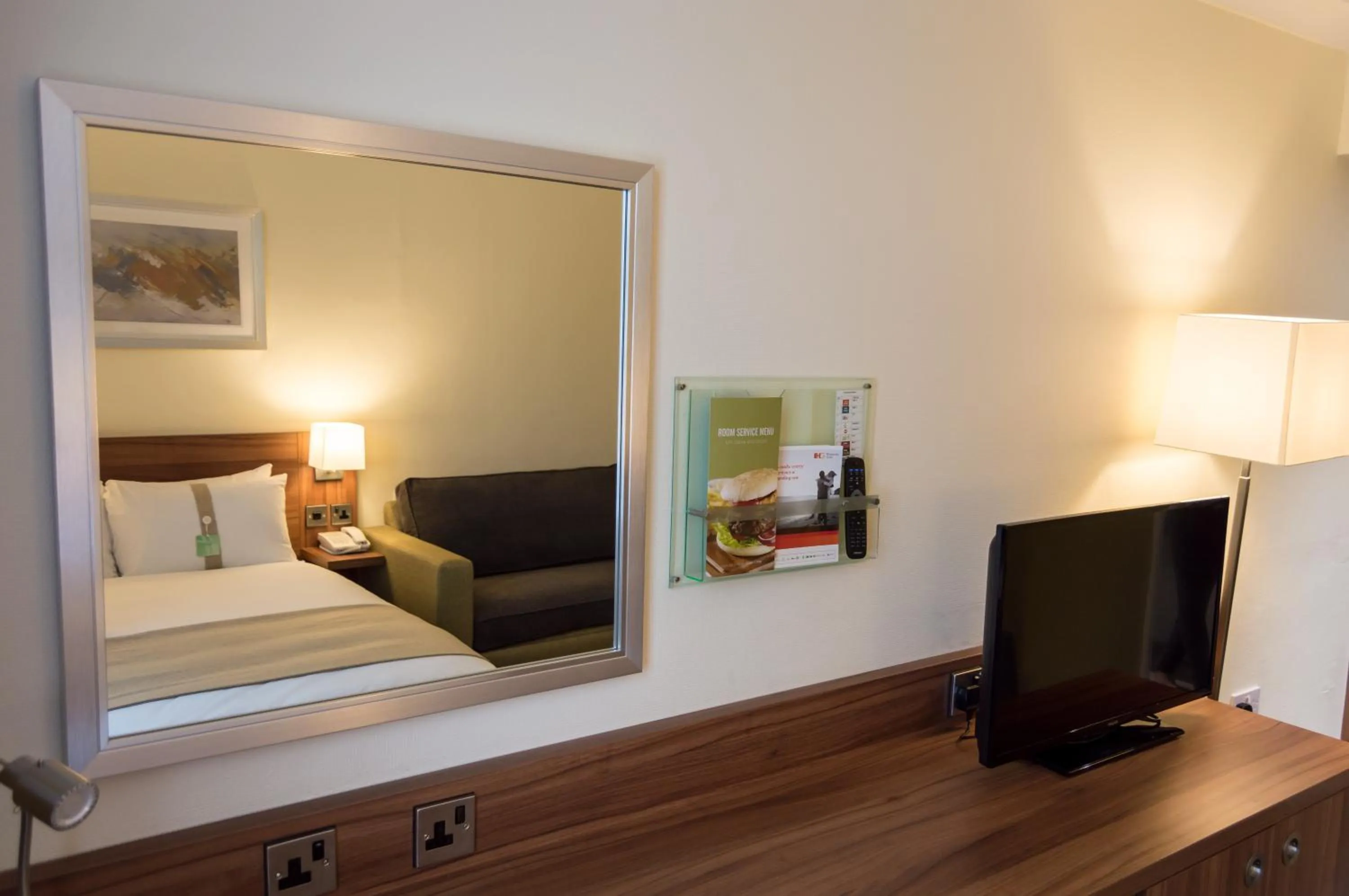 Photo of the whole room, Bed in Holiday Inn Leeds Garforth by IHG