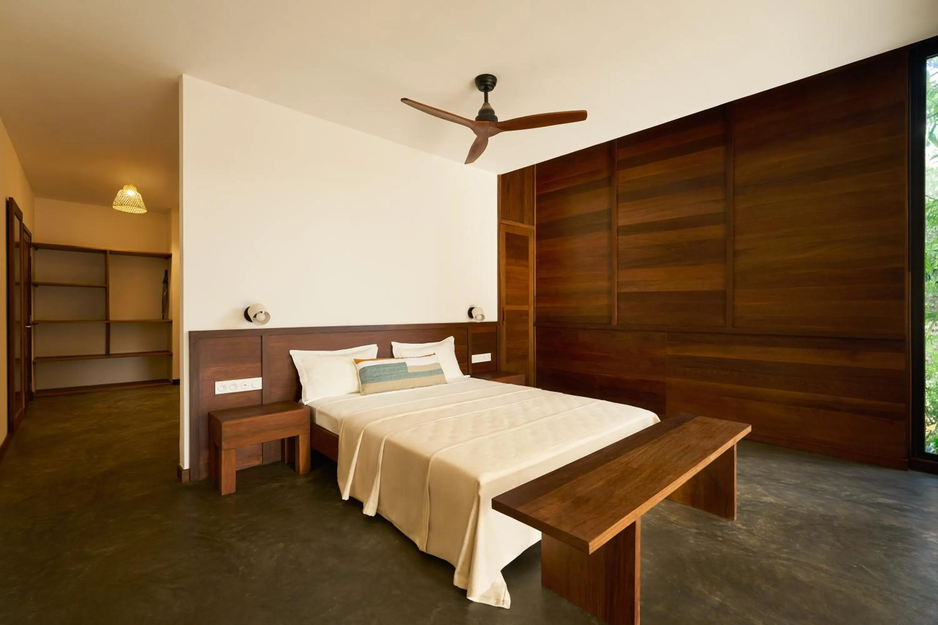 Bedroom, Bed in Loharano Lodge