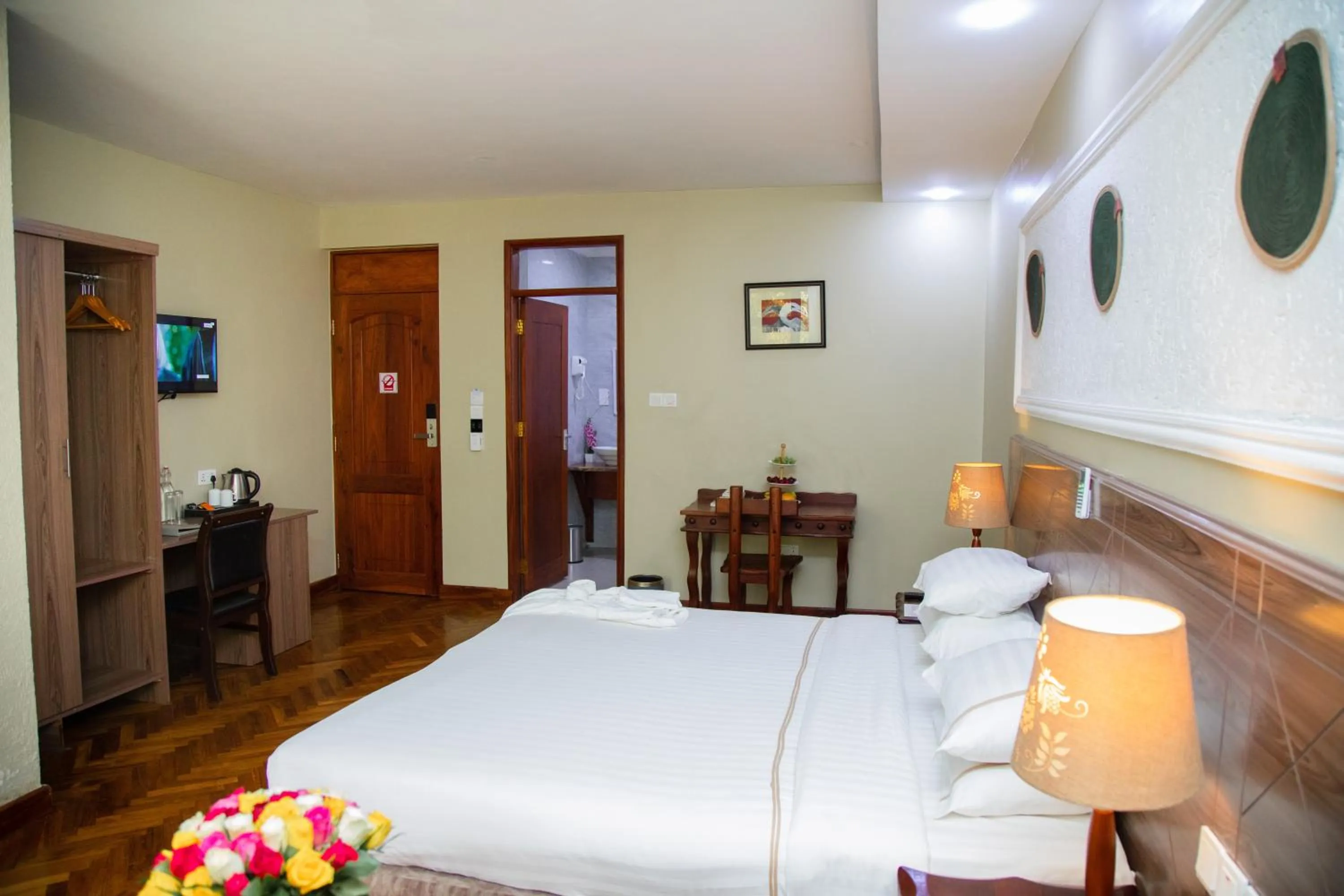 Bedroom, Bed in Greenside Hotel