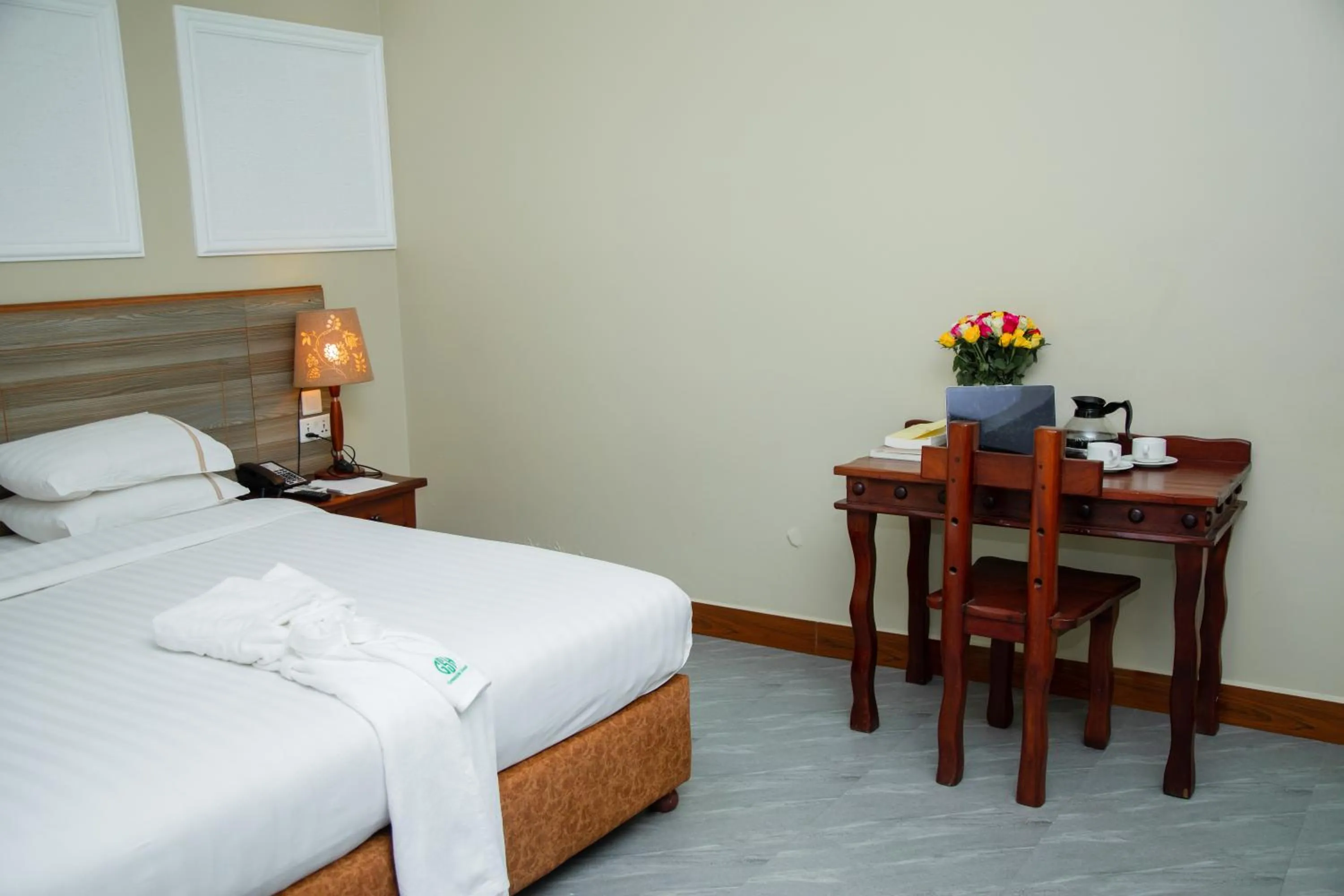 Bedroom, Bed in Greenside Hotel