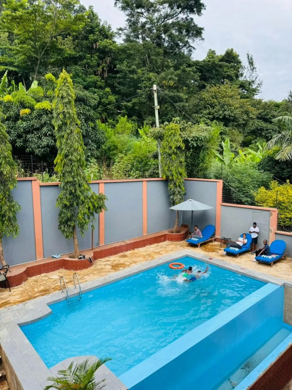 Swimming pool in Greenside Hotel