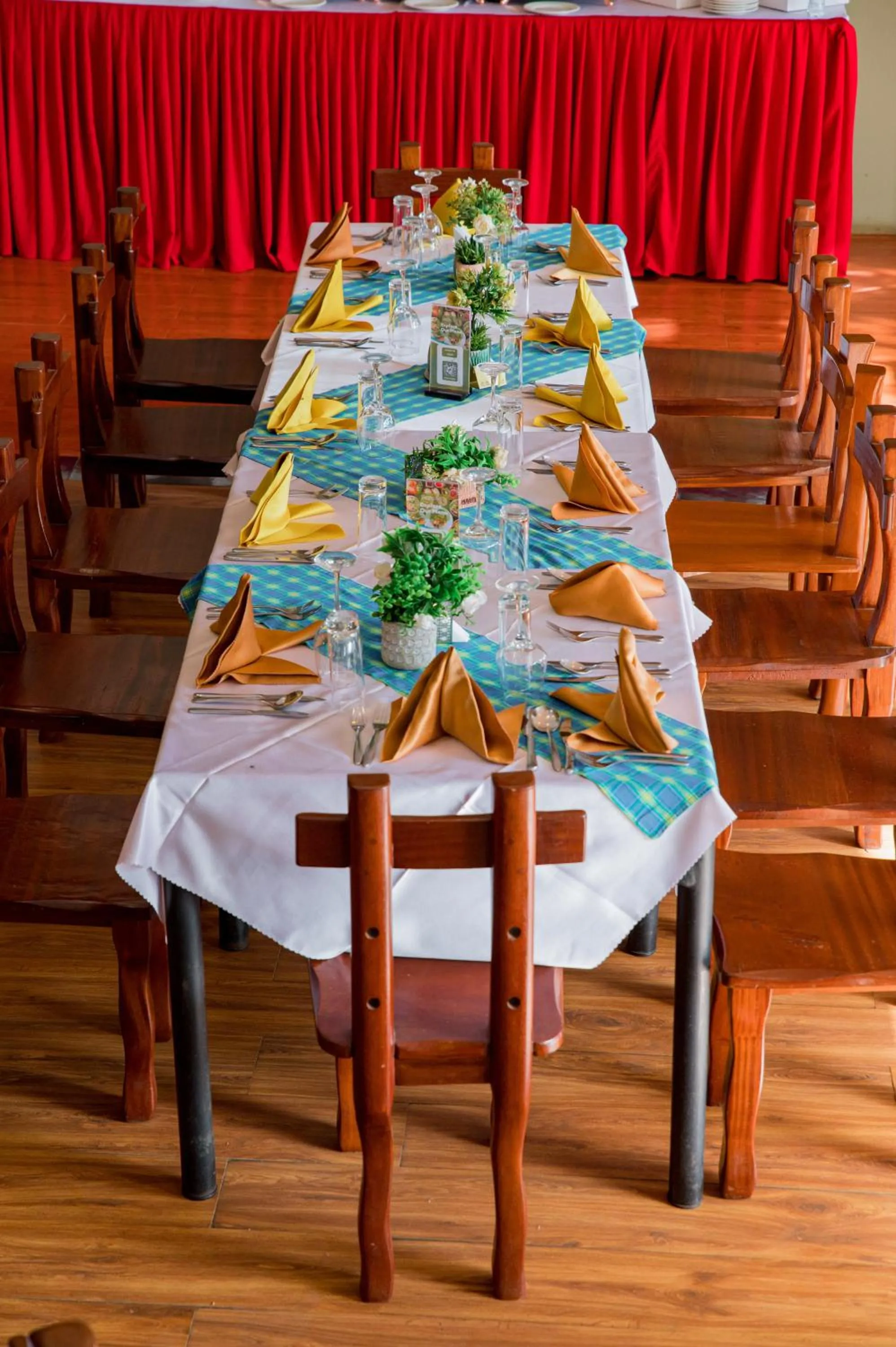 Restaurant/places to eat in Greenside Hotel