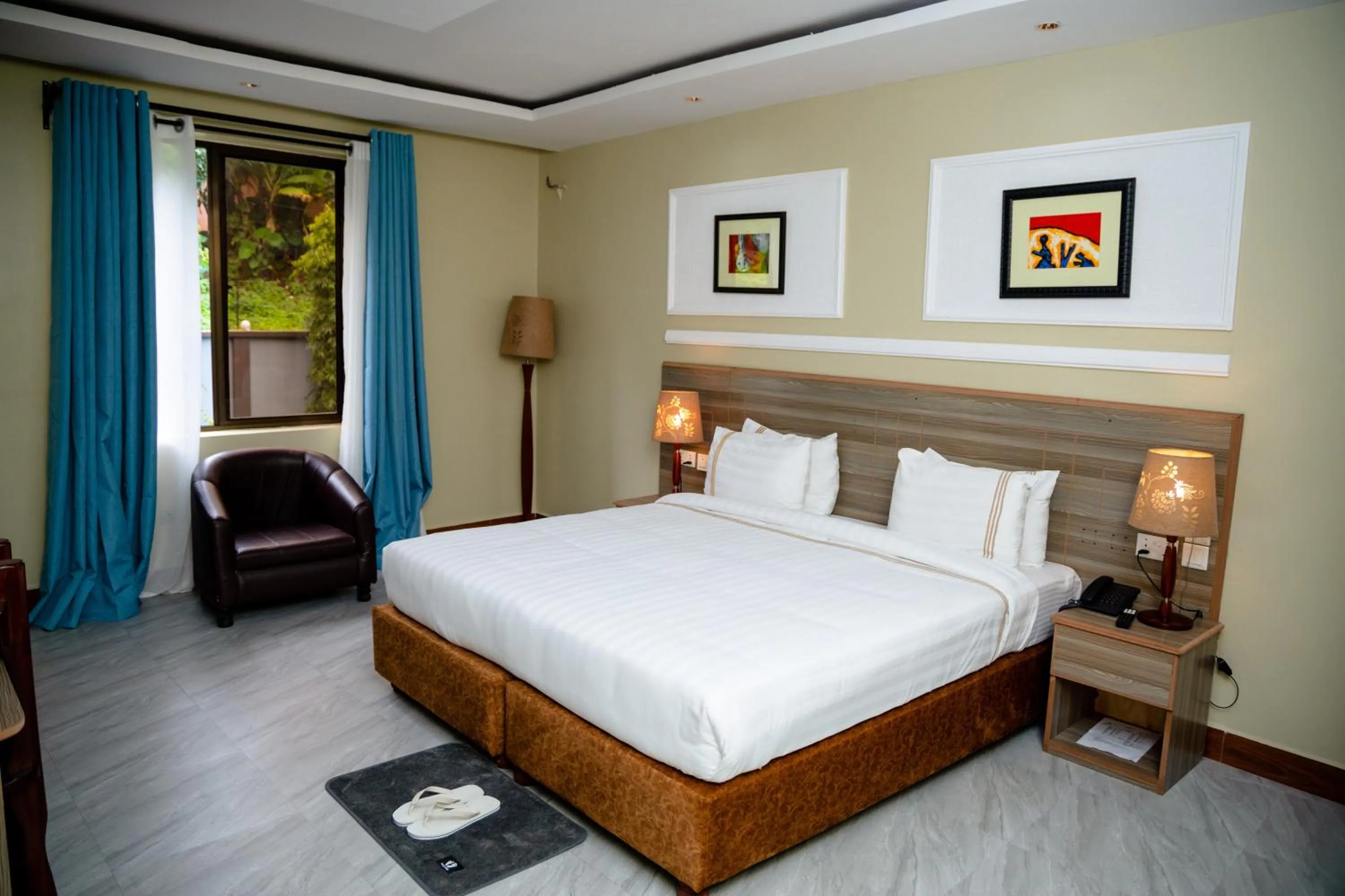 Bedroom, Bed in Greenside Hotel