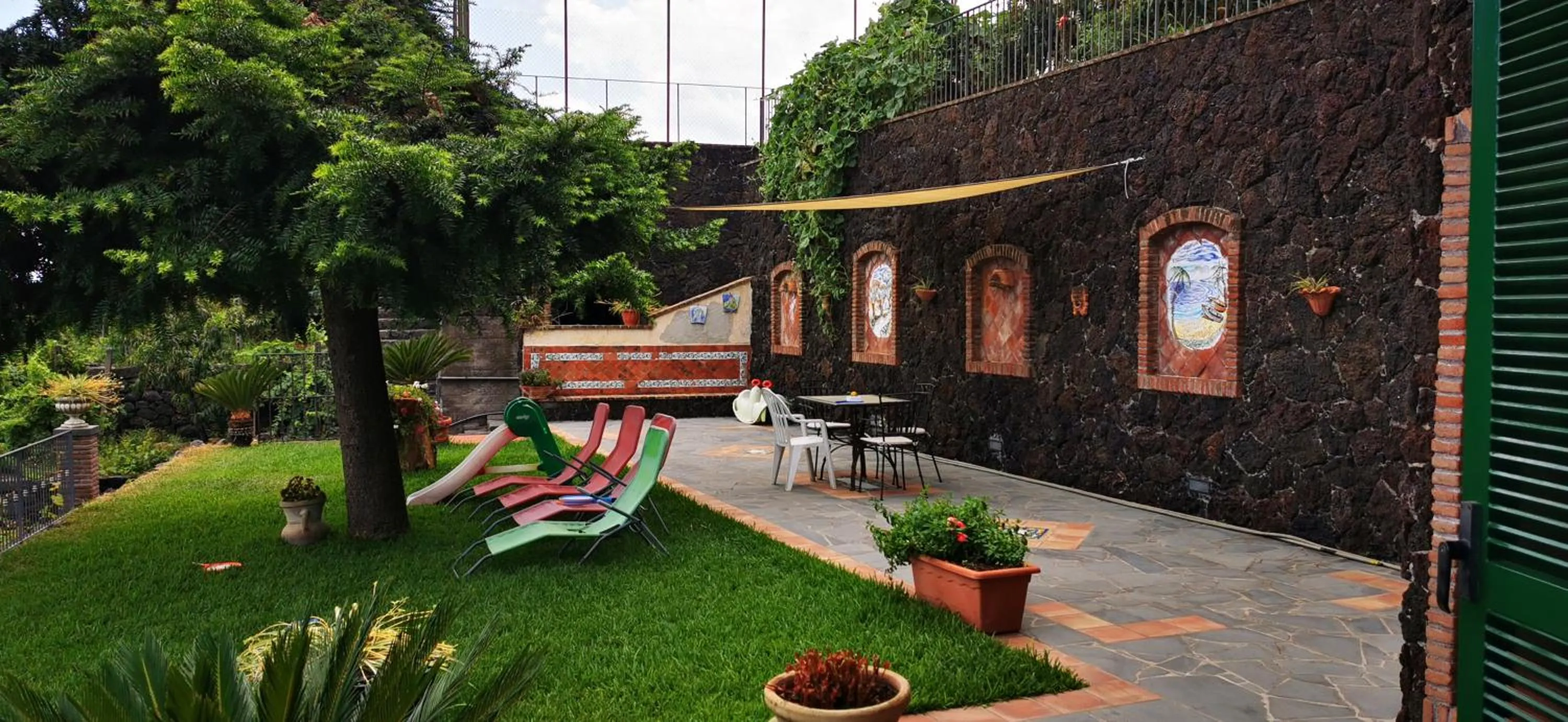 Garden view in B&B Villa Dagala