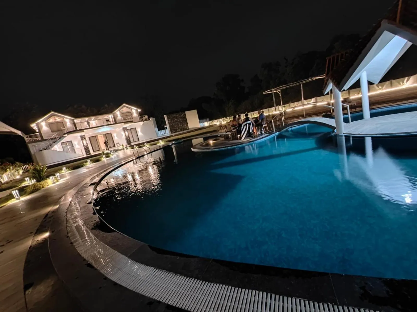 Swimming Pool in Destiny Bay Pool Breeze Resorts