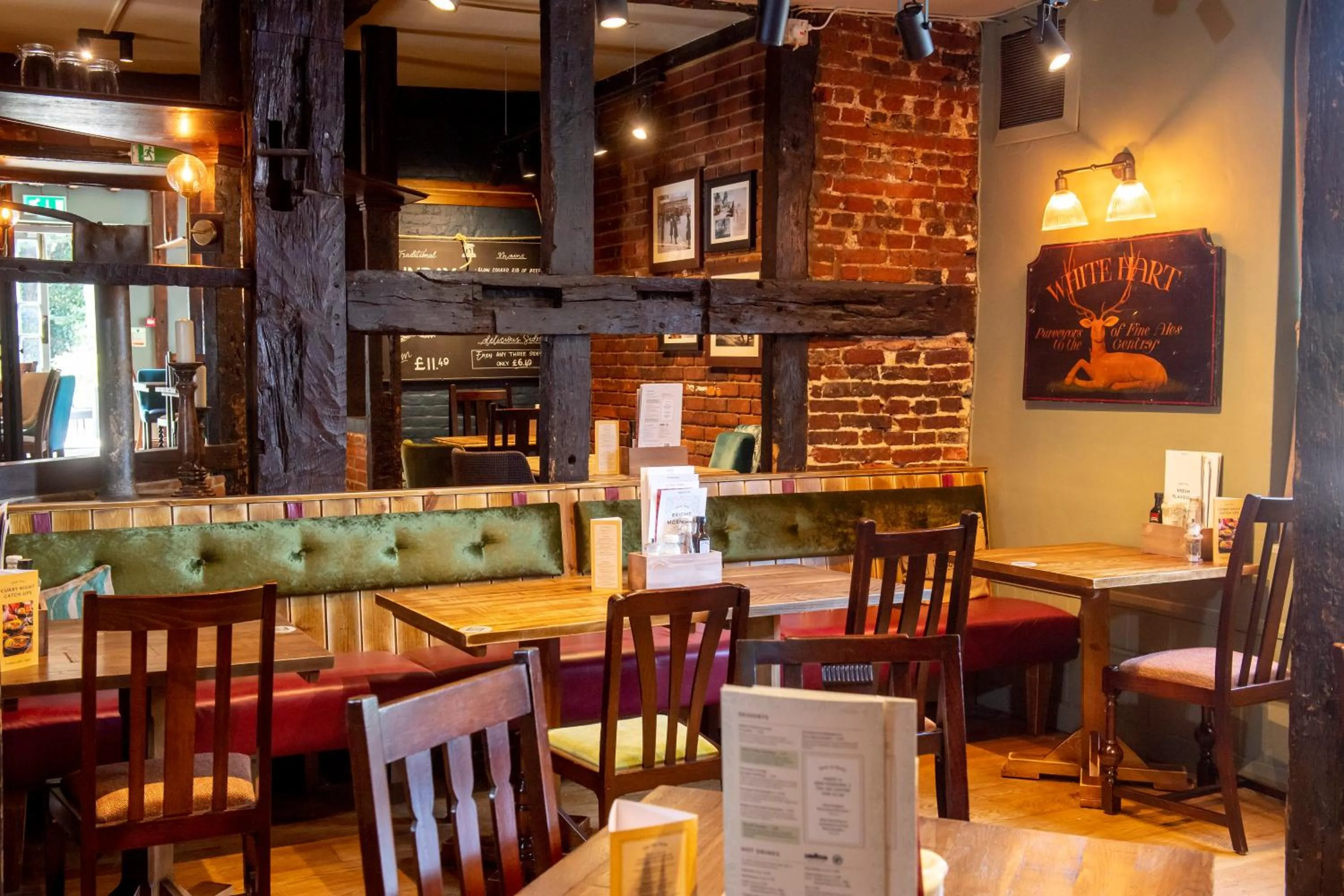 Restaurant/places to eat in The White Hart by Innkeeper's Collection