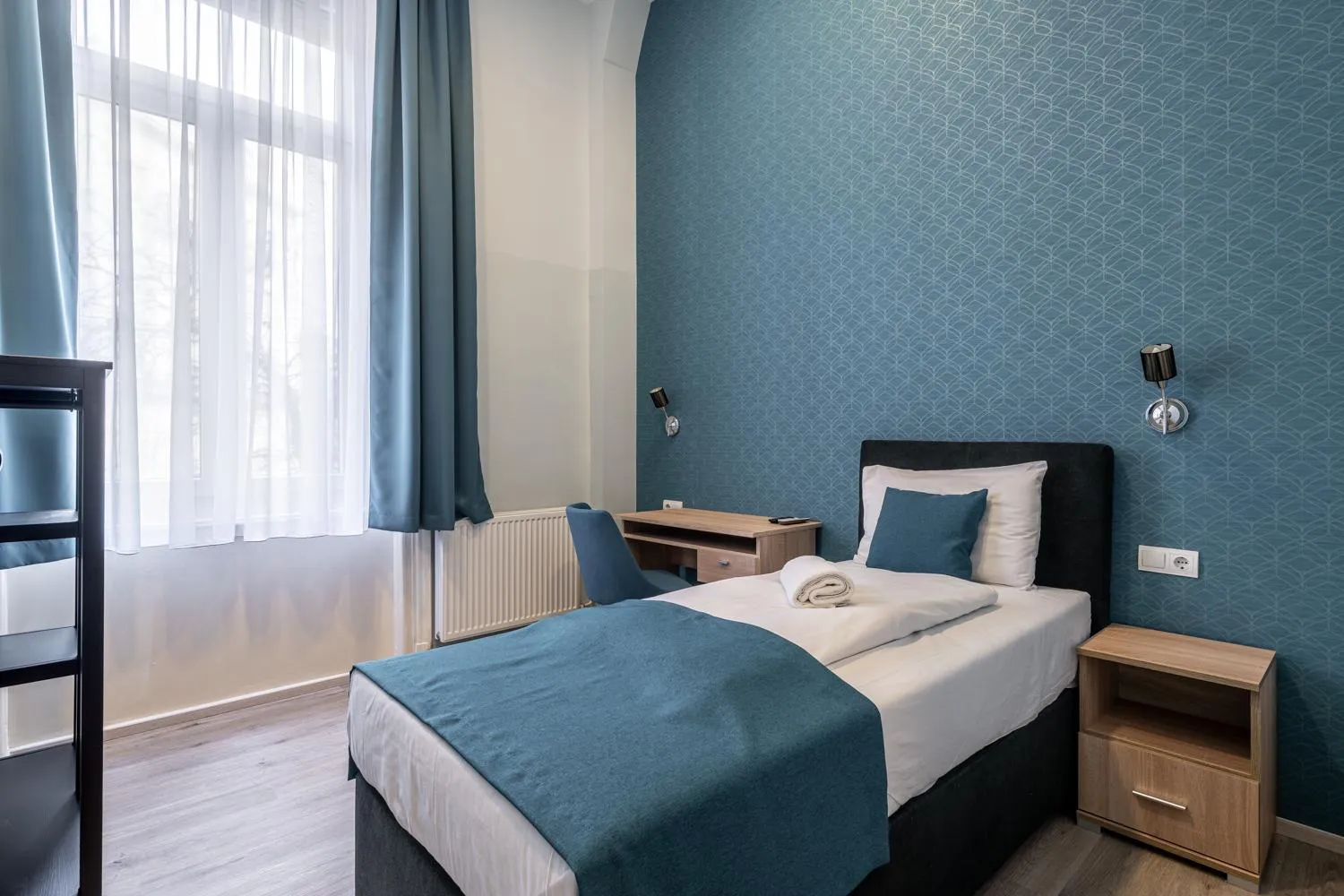 Bedroom, Bed in Full Moon Budapest