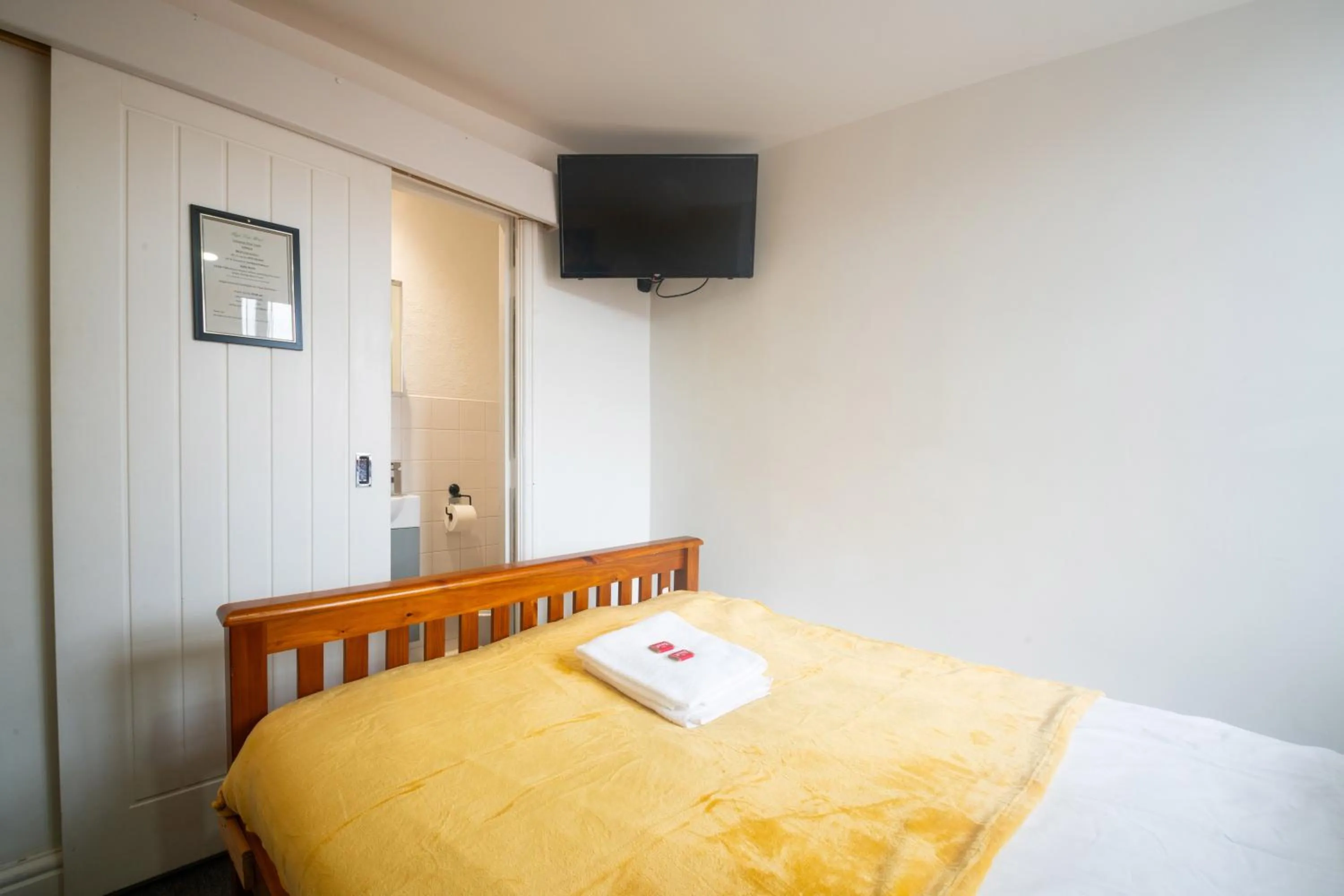 Bed in Driftwood Rooms