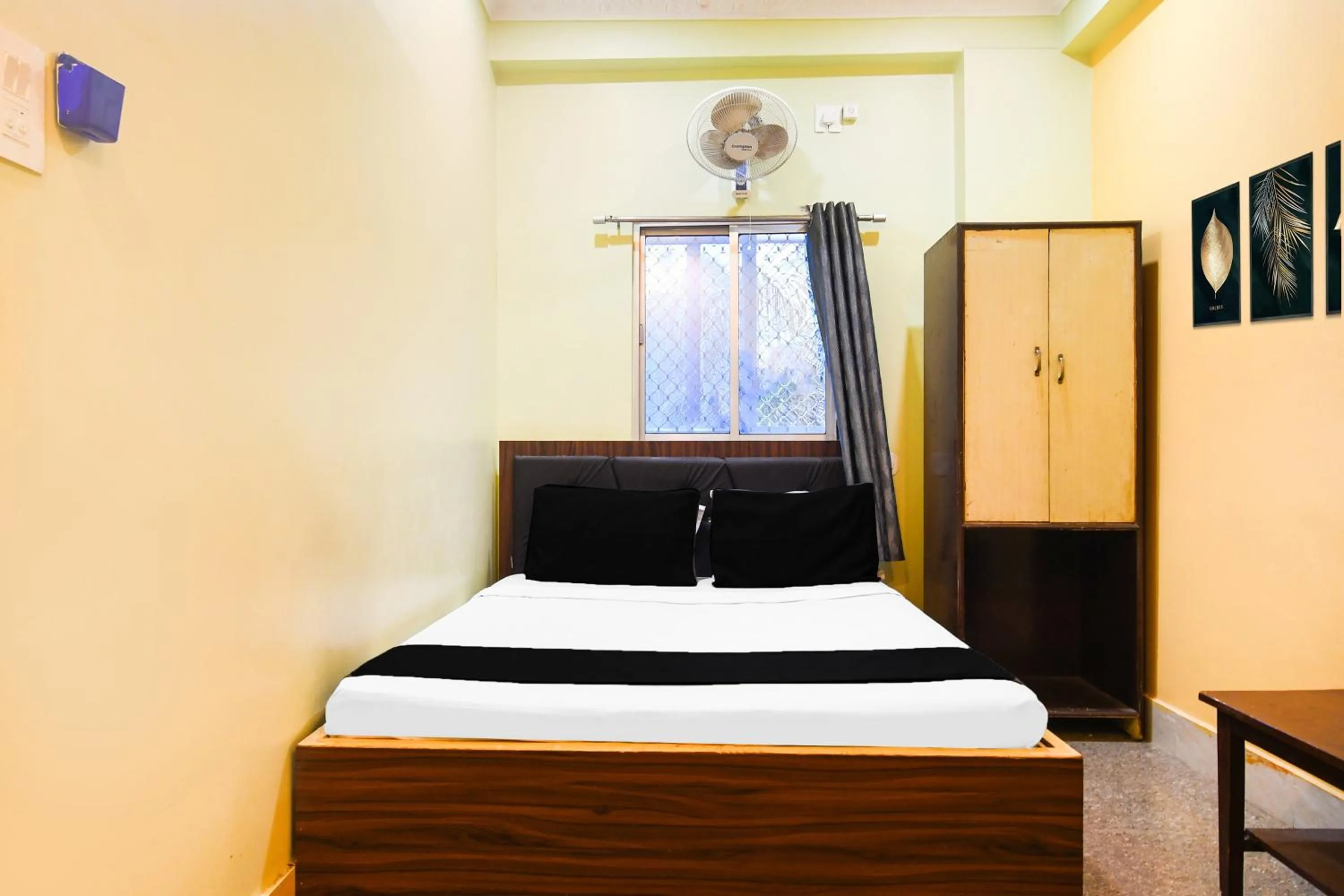 Bedroom, Bed in Hotel O Paschima dwar Jagannath temple formerly Ananga Lodge