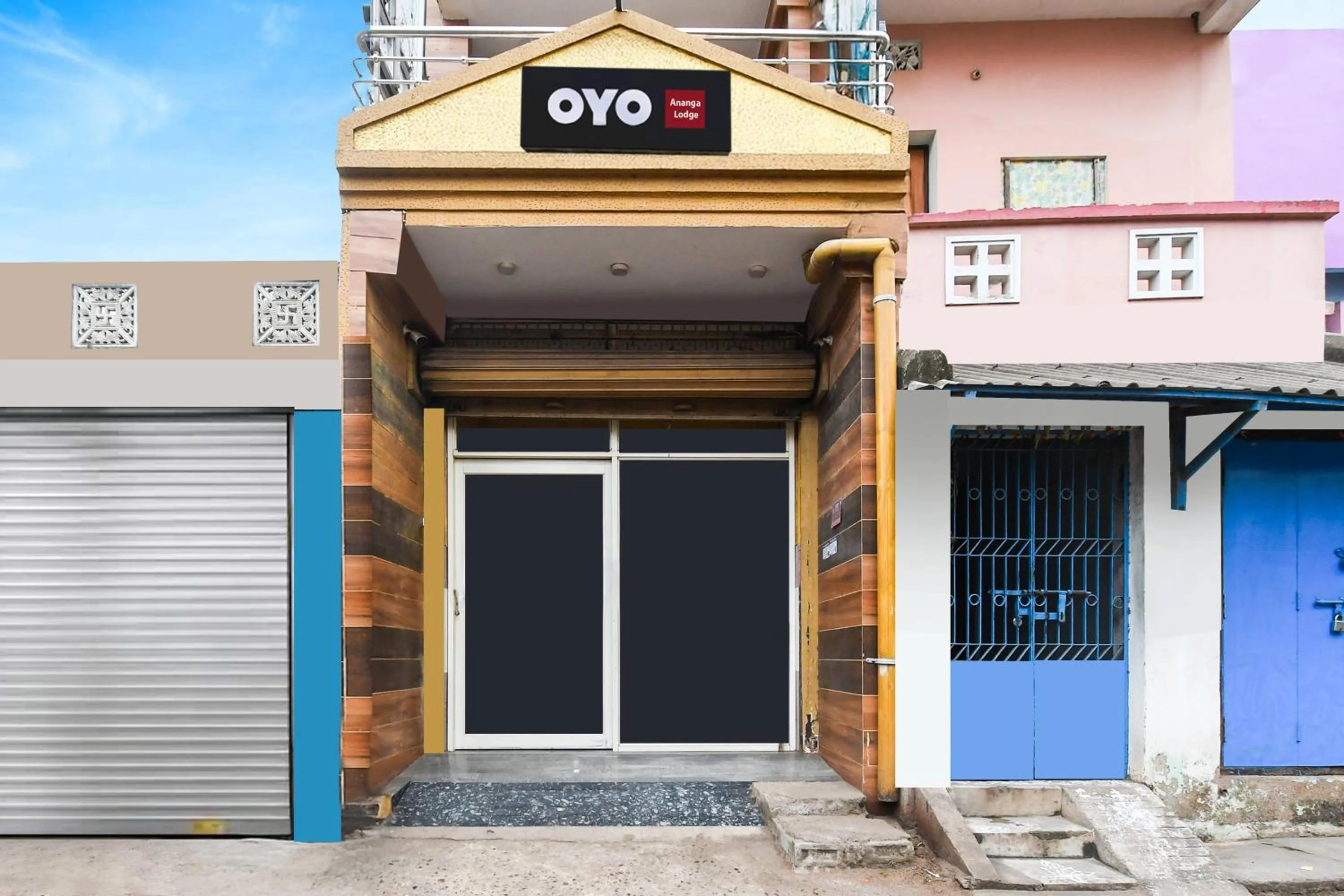 Facade/entrance in Hotel O Paschima dwar Jagannath temple formerly Ananga Lodge