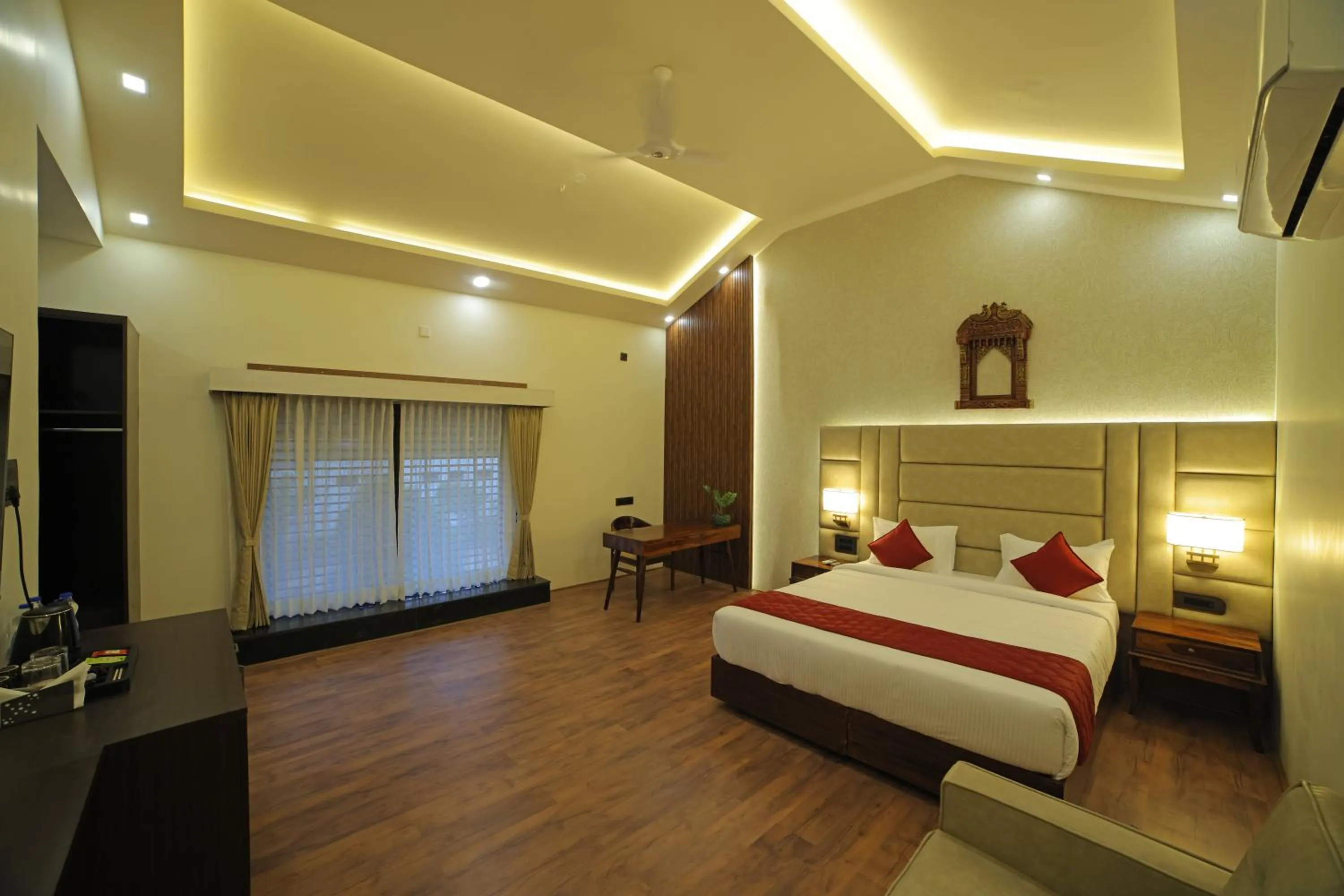 Bedroom, Bed in Lake Valley Resort and Spa Tirupati, 27 kms from Talakona Waterfall