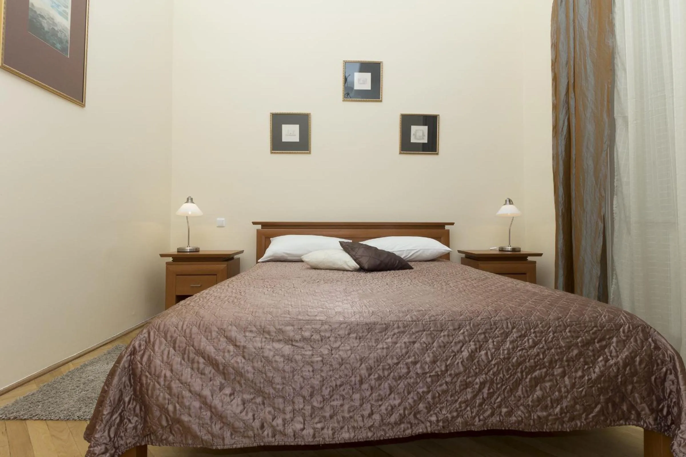 Photo of the whole room, Bed in Budapest Bed and Breakfast