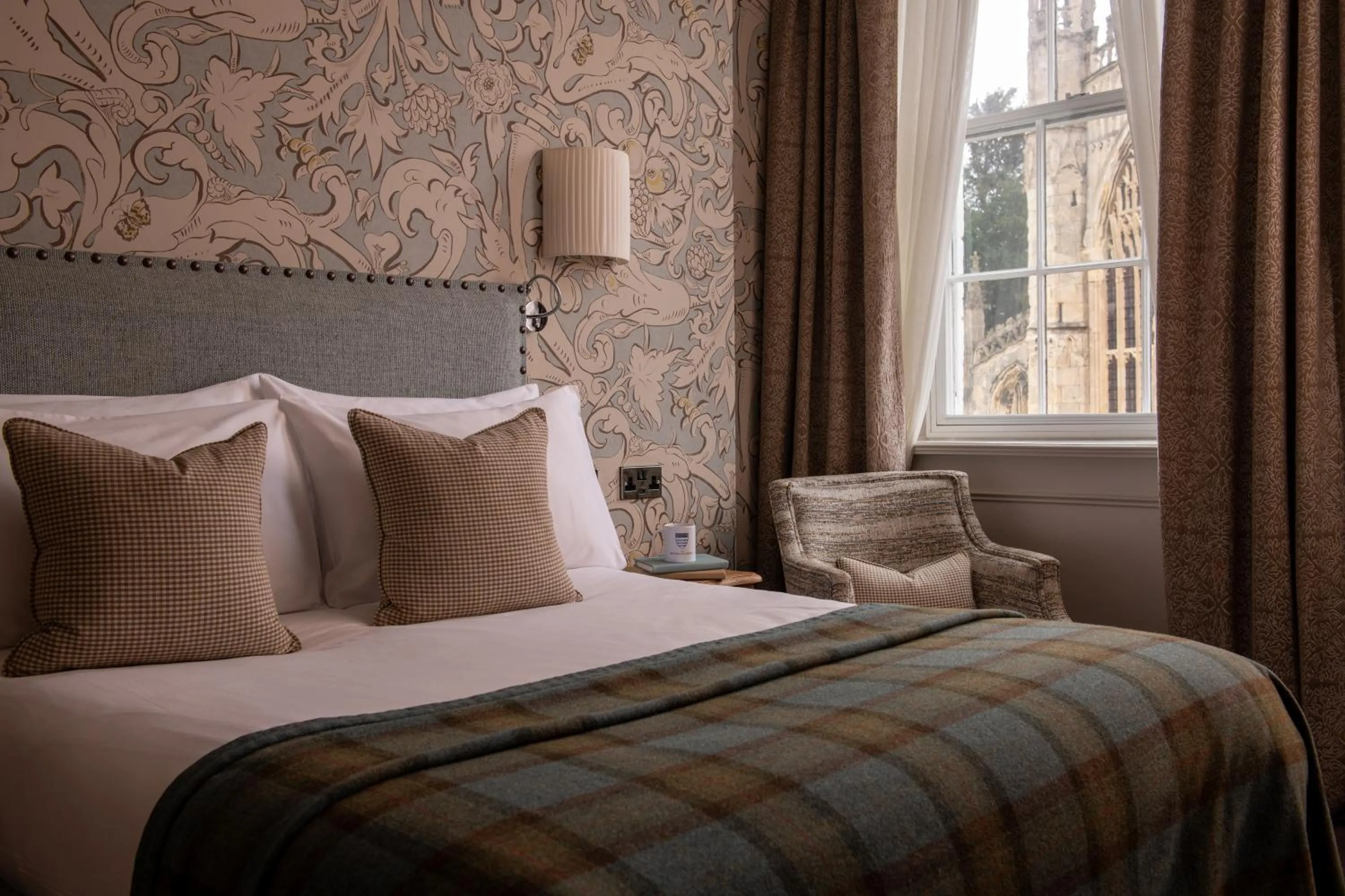 Bedroom, Bed in The Beverley Arms Hotel