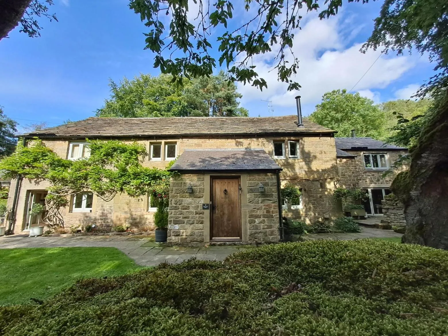 Property building in Robin Hood Farm B&B
