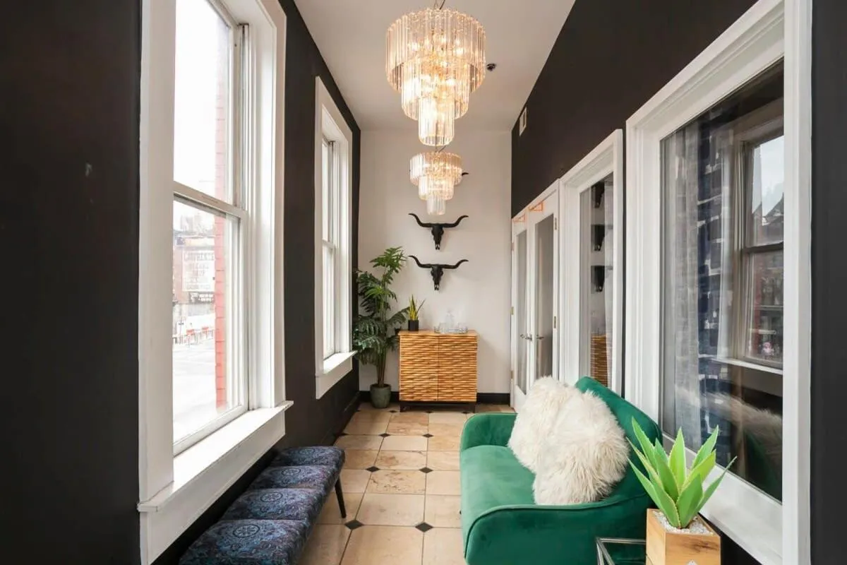 Grand Loft ON THEE Broadway Strip