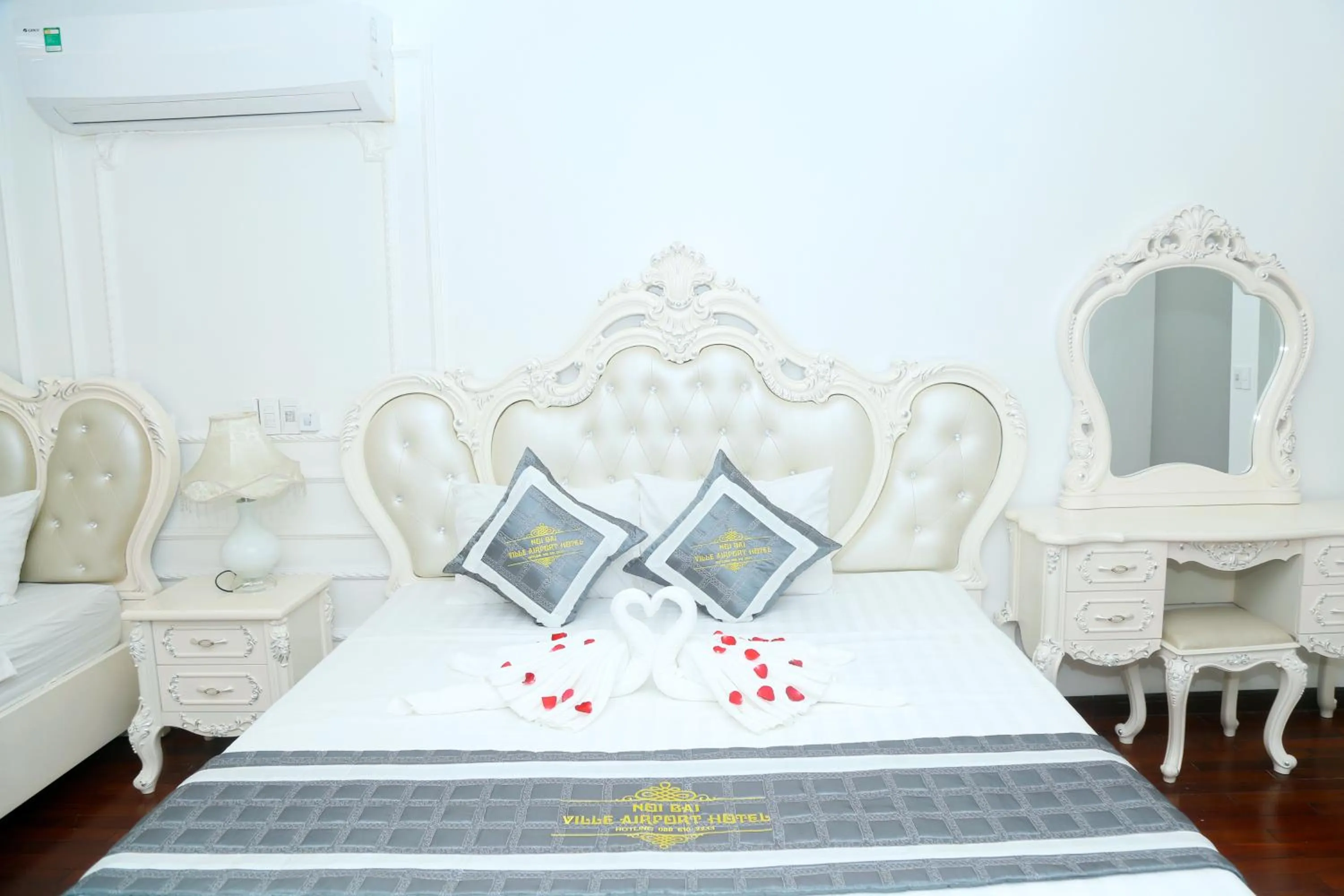 Bed in Noi Bai Ville Airport Hotel