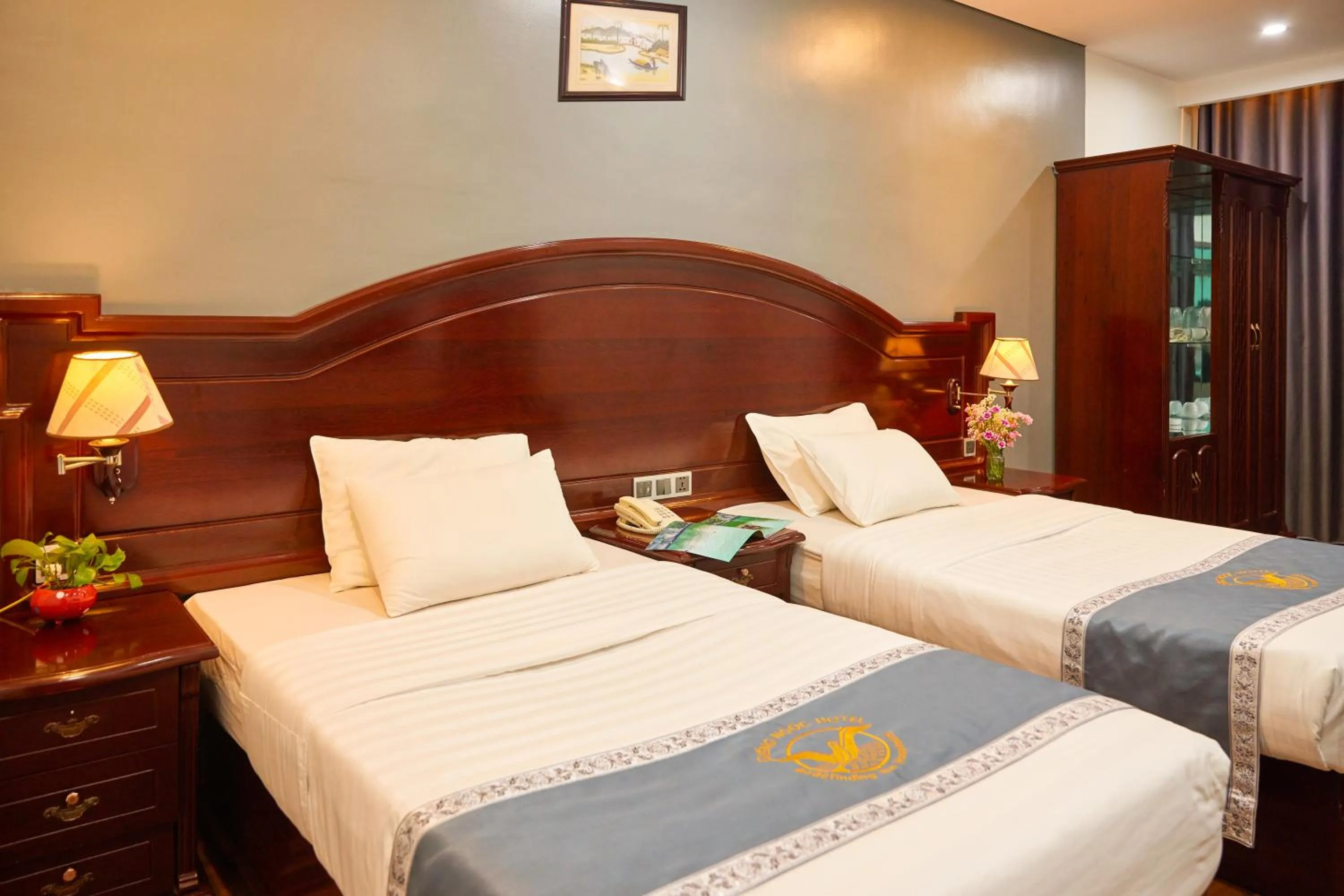 Bed in Gieng Ngoc Sea moutain View Cat Ba