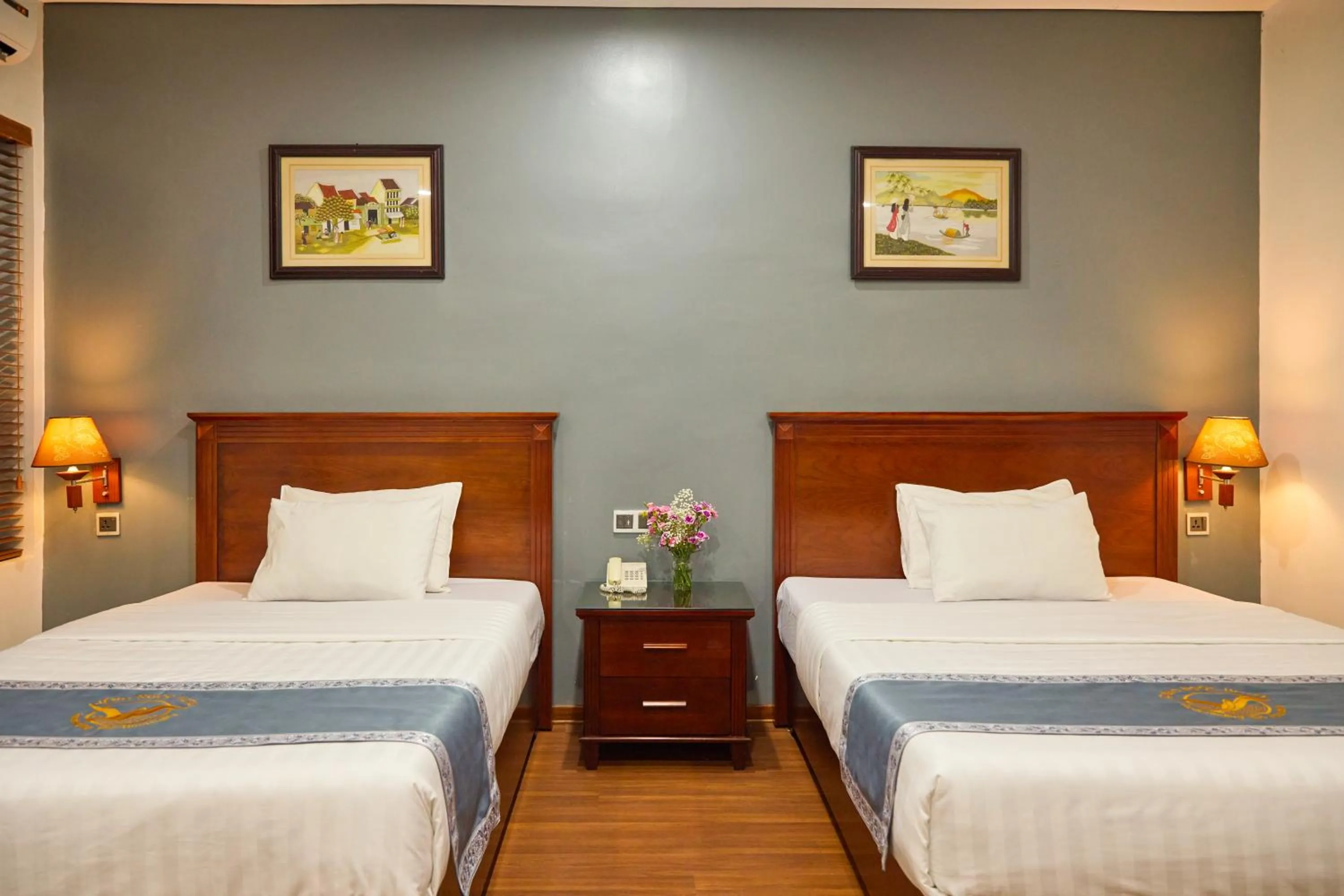 Bed in Gieng Ngoc Sea moutain View Cat Ba