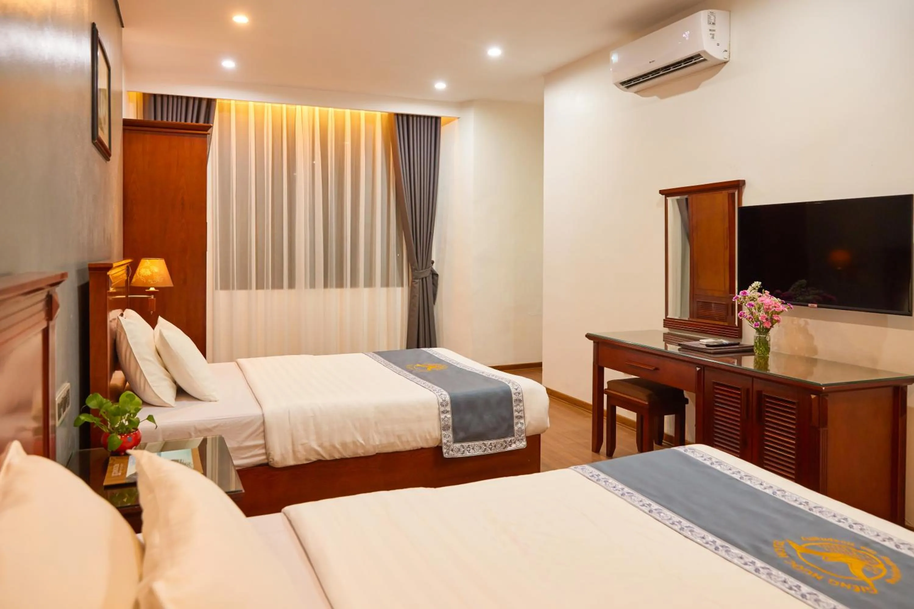 Bed in Gieng Ngoc Sea moutain View Cat Ba