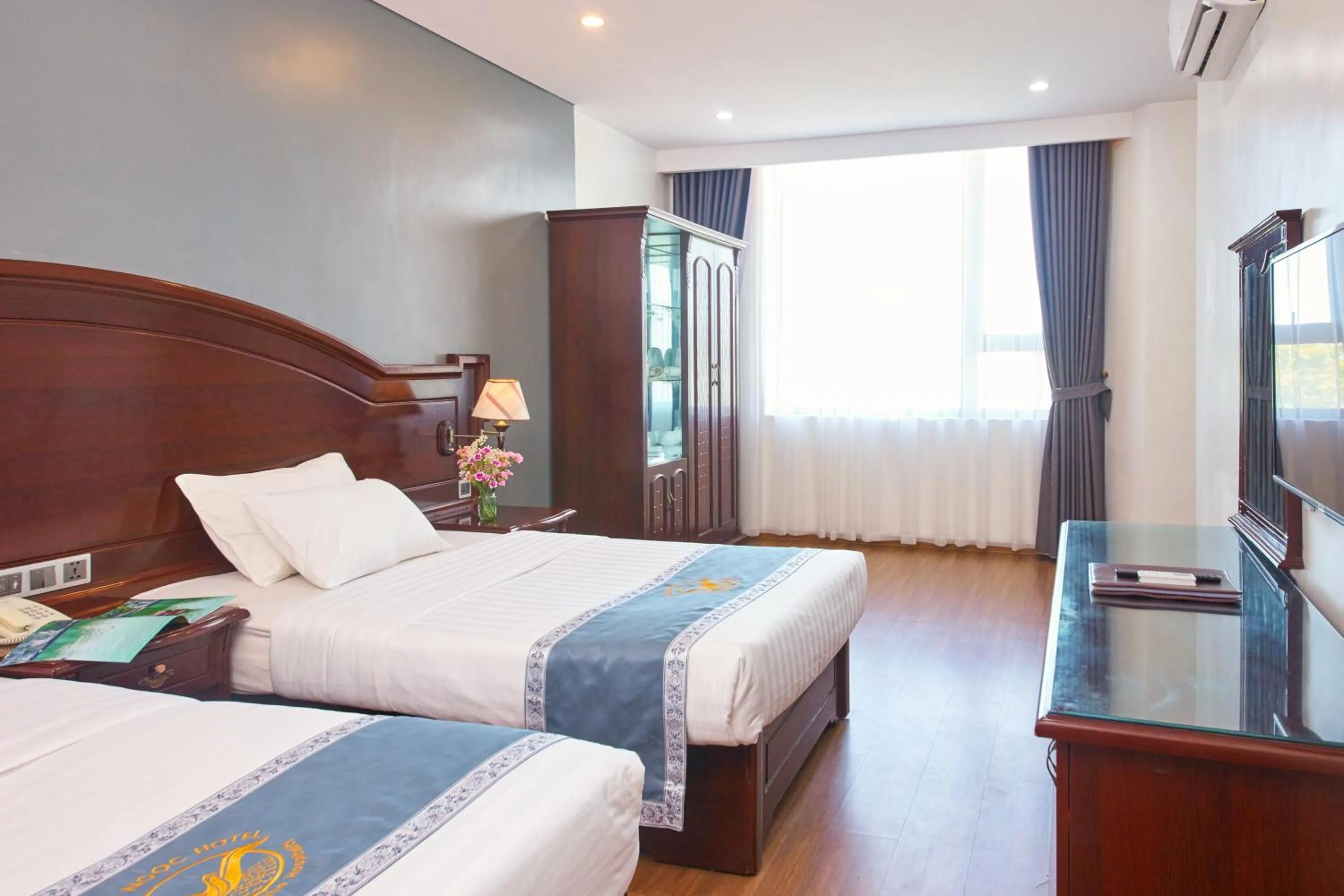 Bed in Gieng Ngoc Sea moutain View Cat Ba