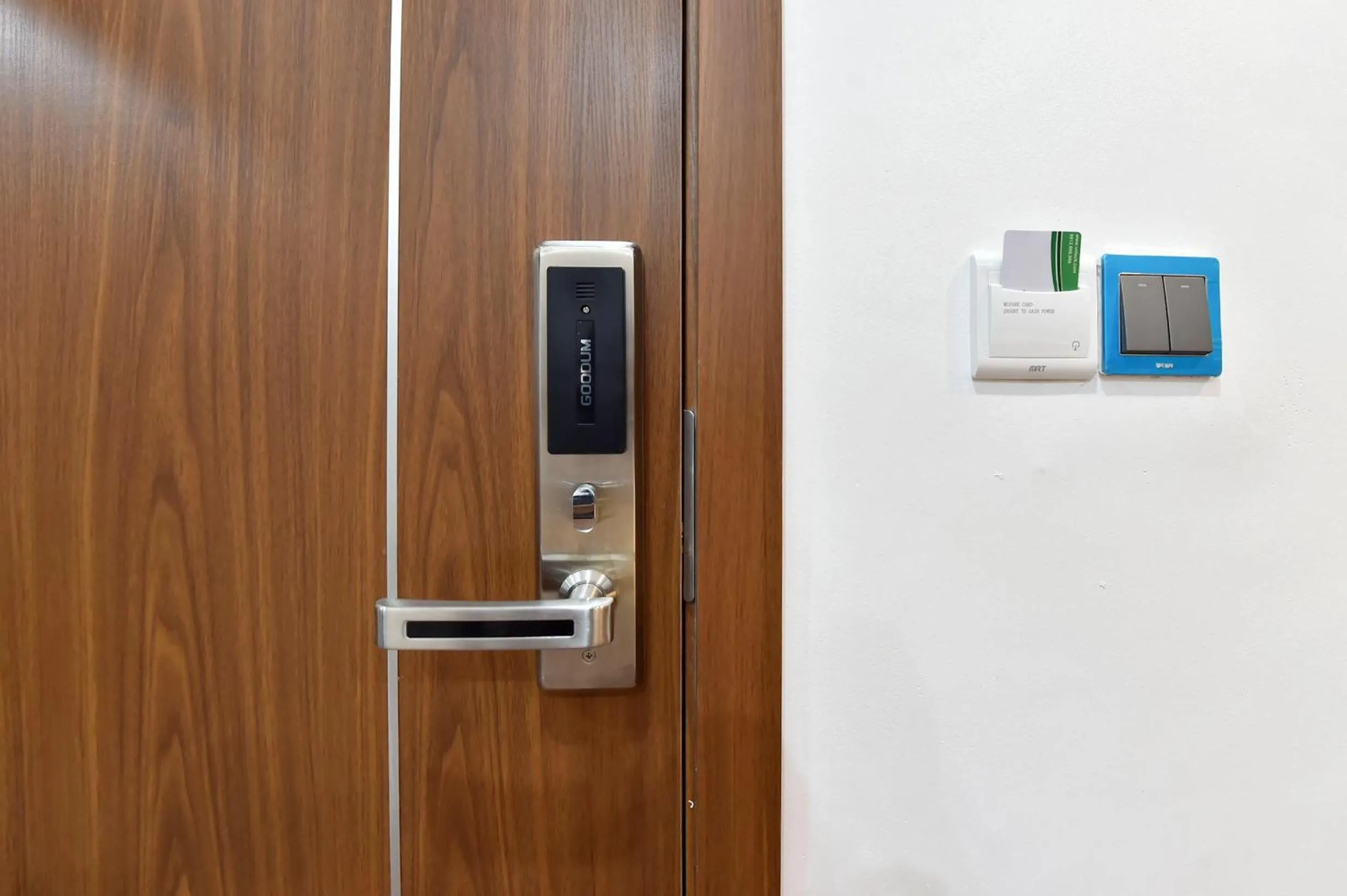 locker in Gieng Ngoc Sea moutain View Cat Ba