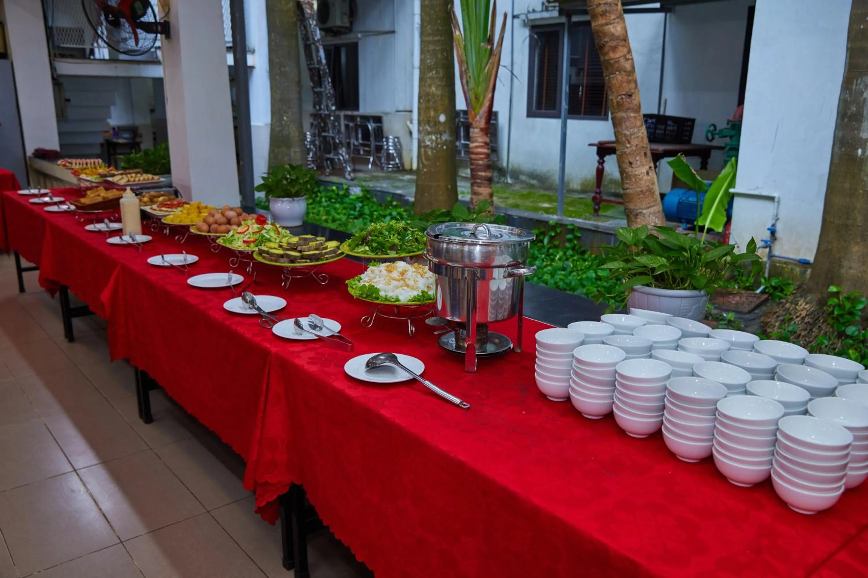 Breakfast in Gieng Ngoc Sea moutain View Cat Ba