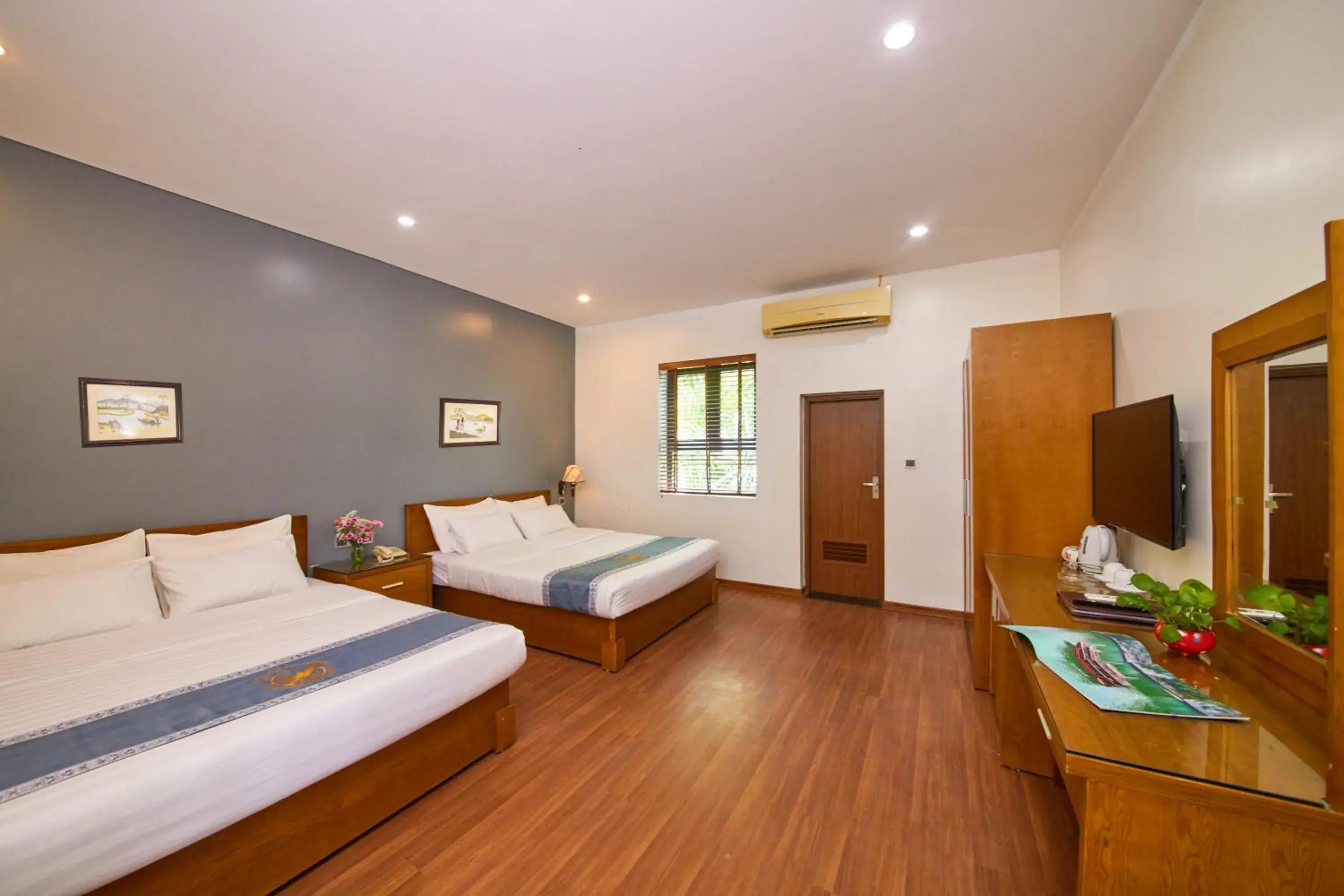 Family 2 Double Beds Room in Gieng Ngoc Sea moutain View Cat Ba Family 2 Double Beds Room in Gieng Ngoc Sea moutain View Cat Ba