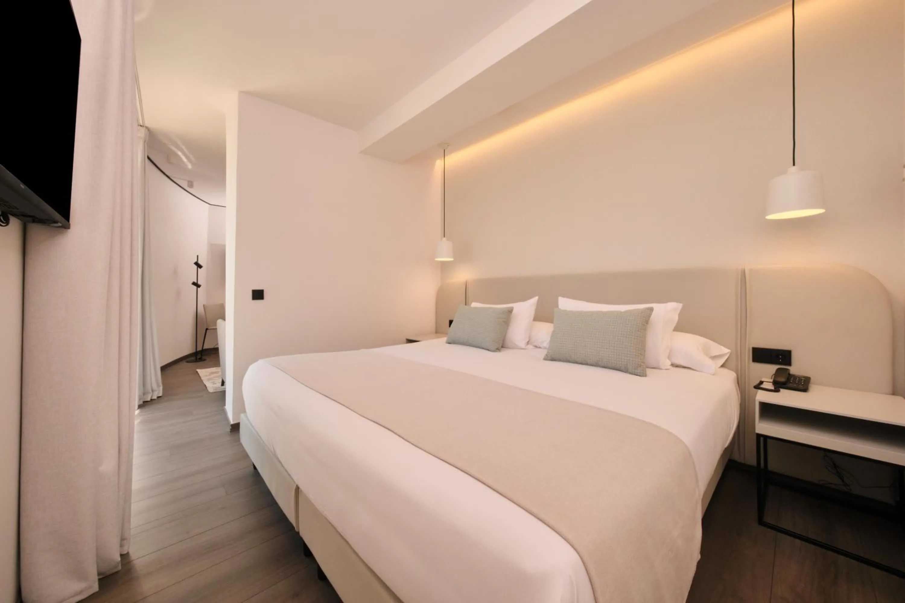 Photo of the whole room, Bed in 1881 Madrid Ventas Hotel