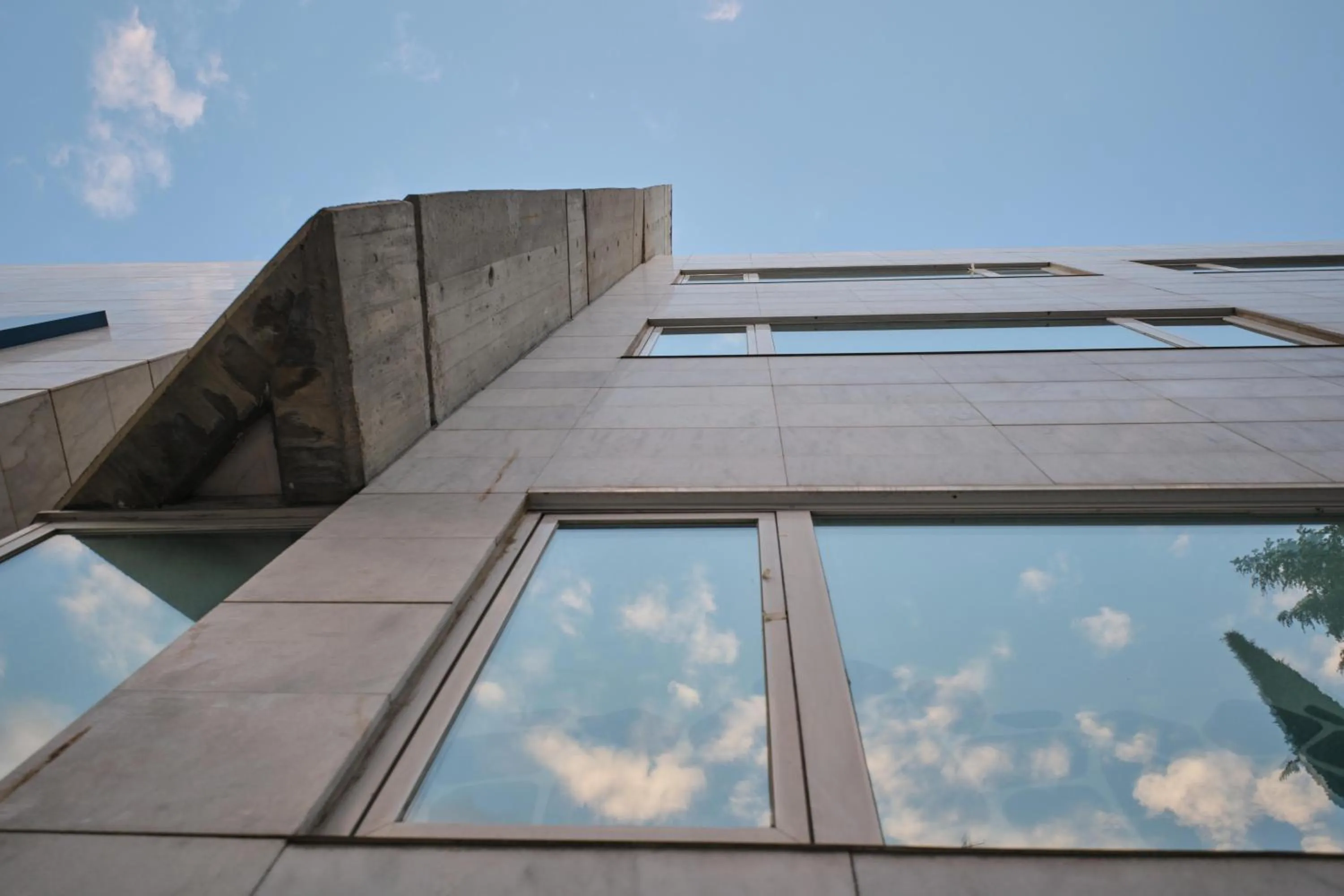 Property building in 1881 Madrid Ventas Hotel