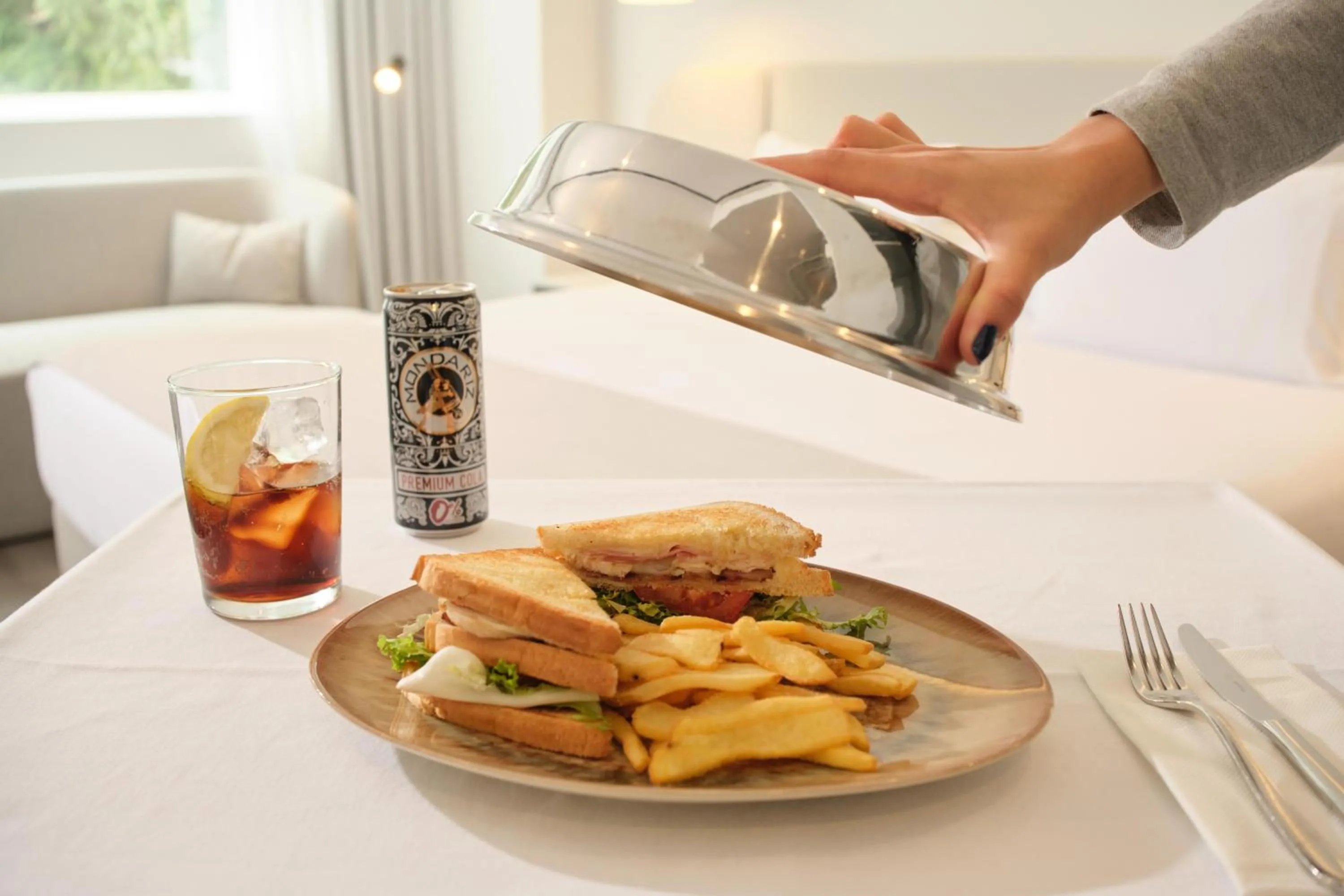 Photo of the whole room in 1881 Madrid Ventas Hotel