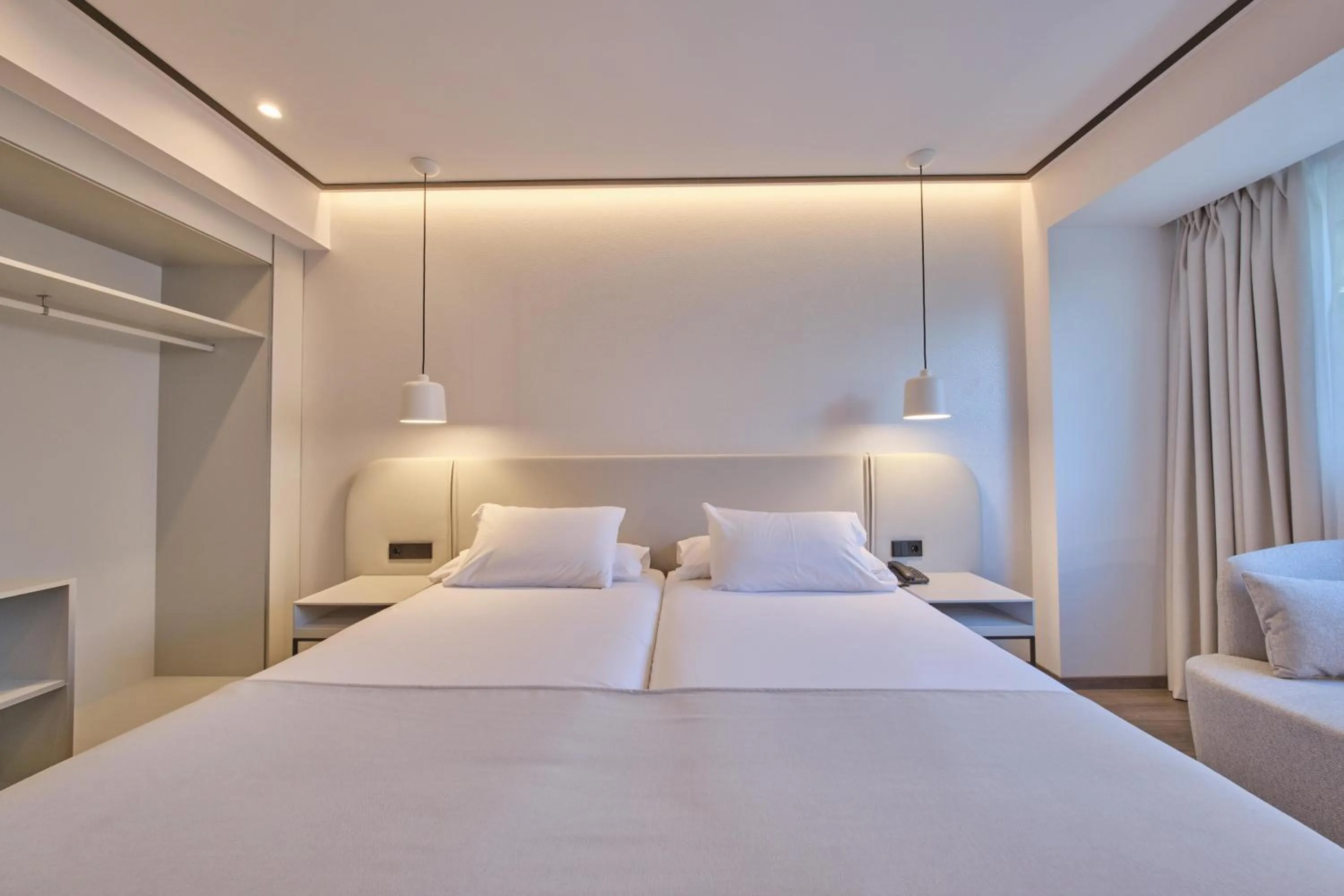 Photo of the whole room, Bed in 1881 Madrid Ventas Hotel