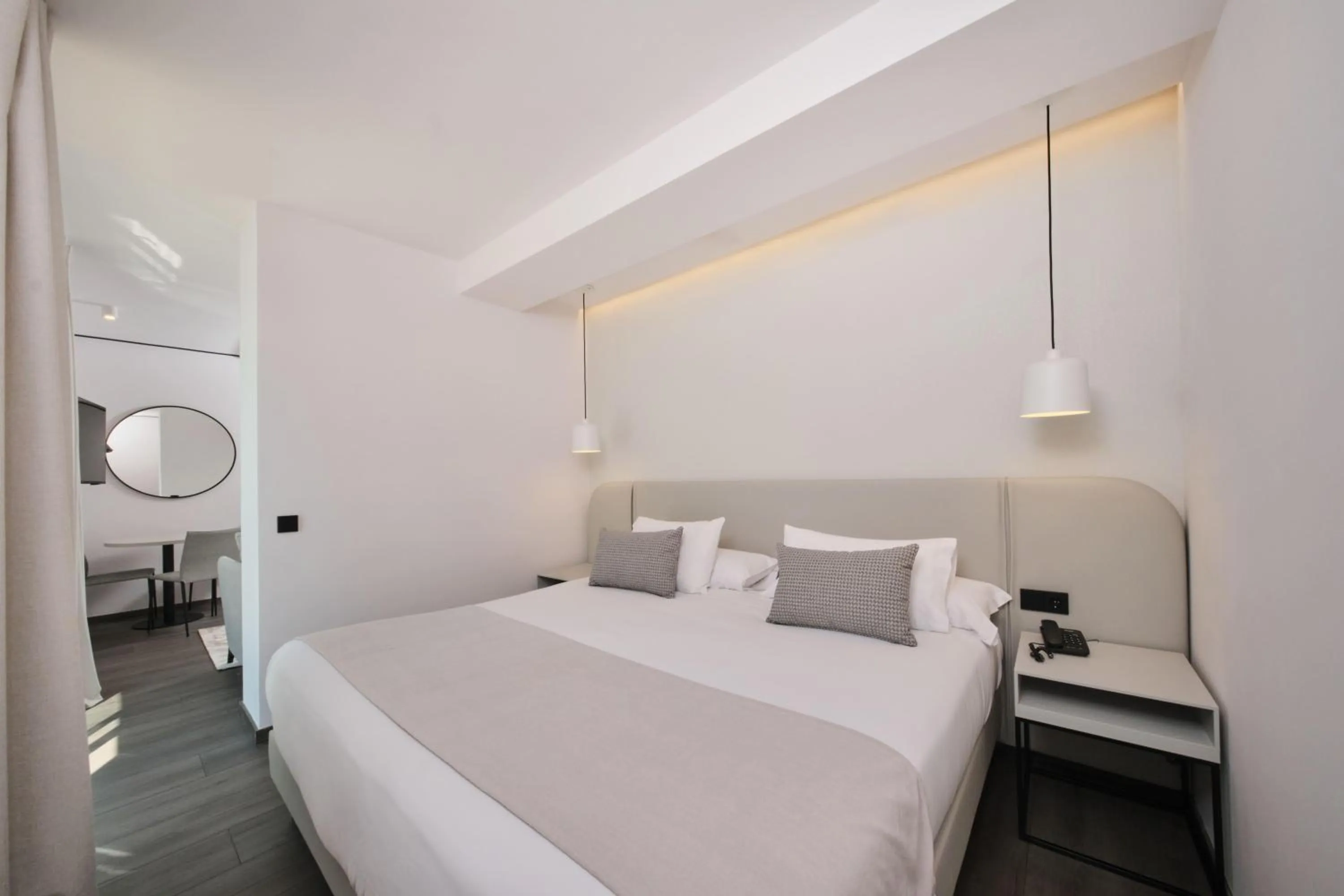 Photo of the whole room, Bed in 1881 Madrid Ventas Hotel