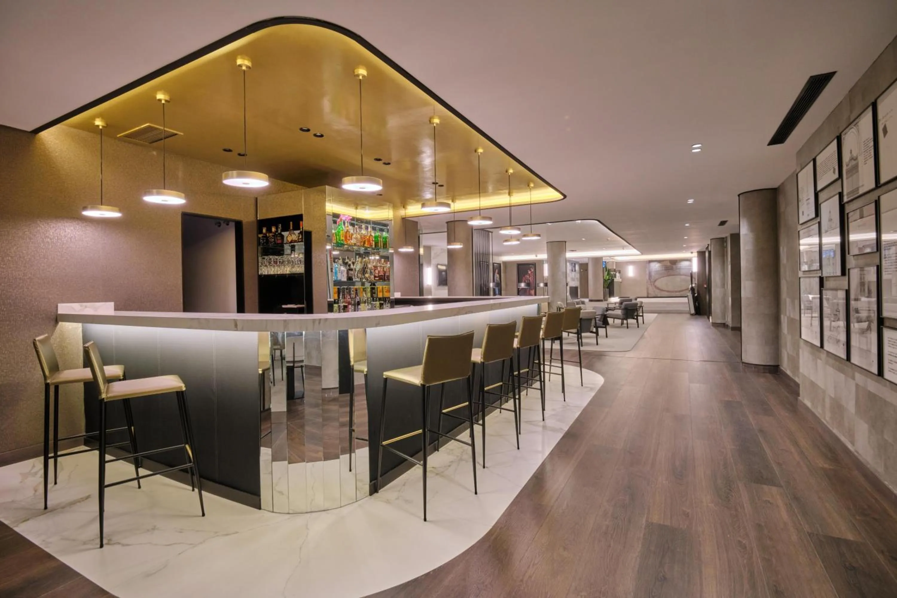 Lounge or bar in 1881 Madrid Ventas Hotel