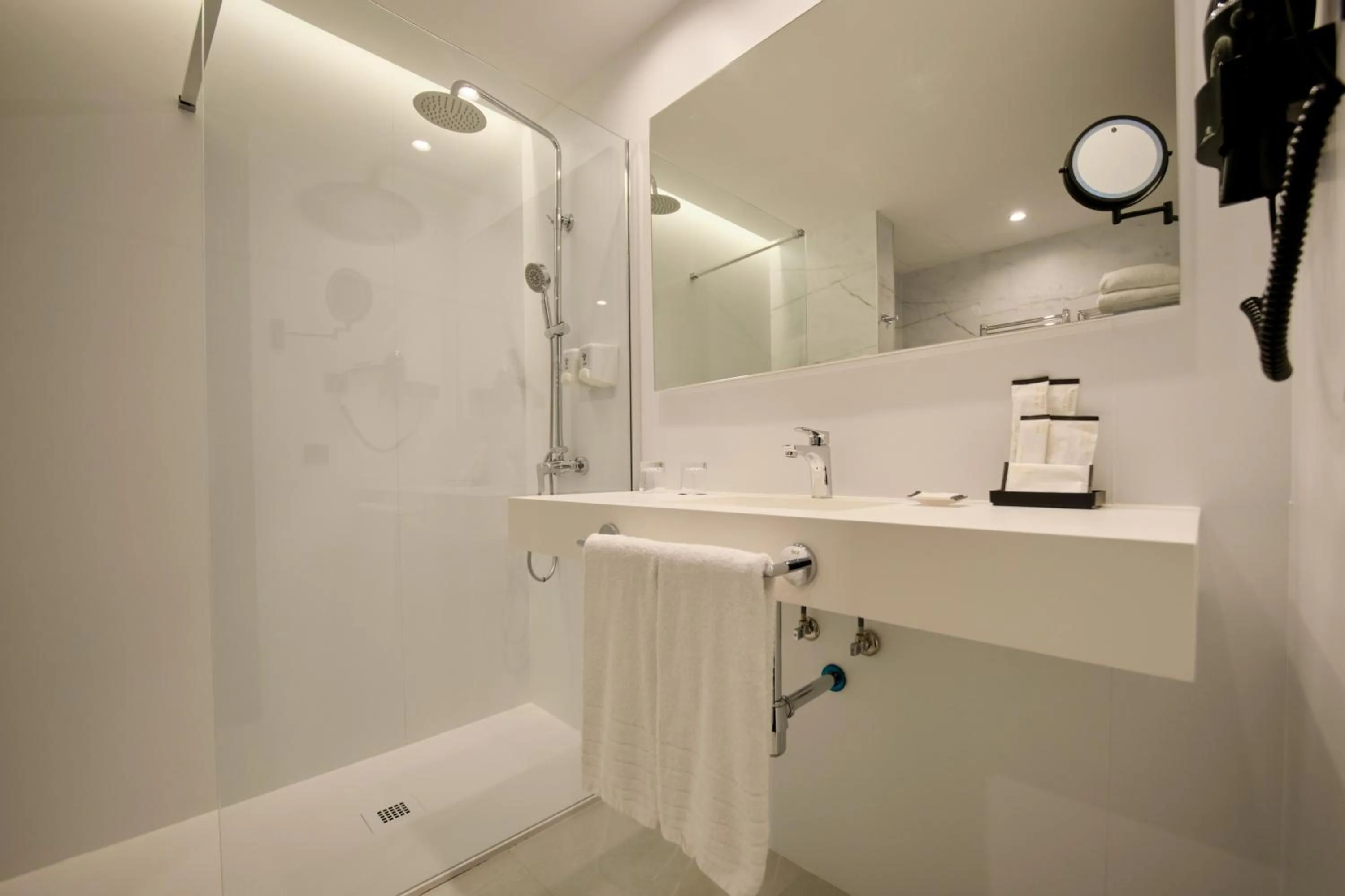 Bathroom in 1881 Madrid Ventas Hotel