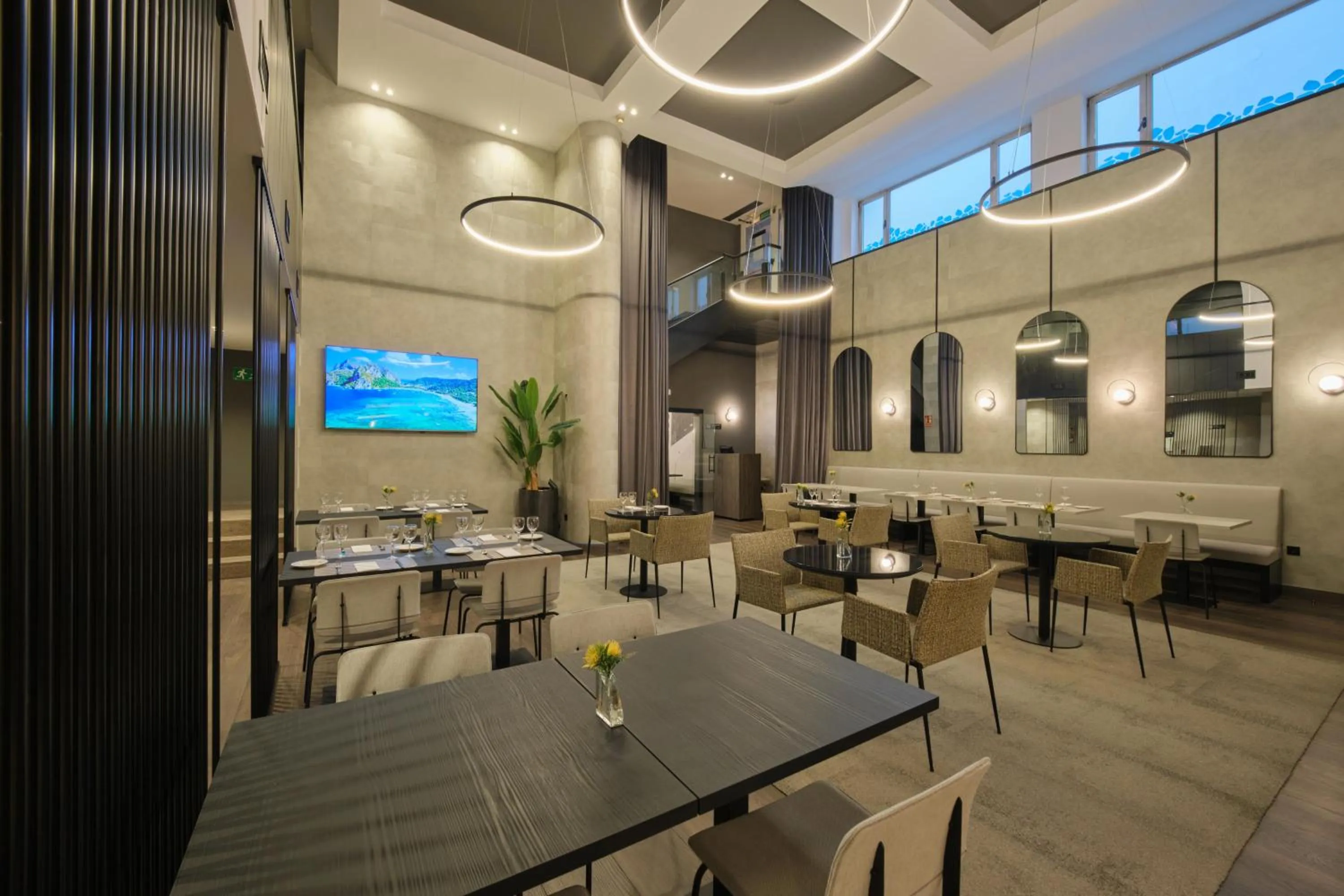 Restaurant/places to eat in 1881 Madrid Ventas Hotel