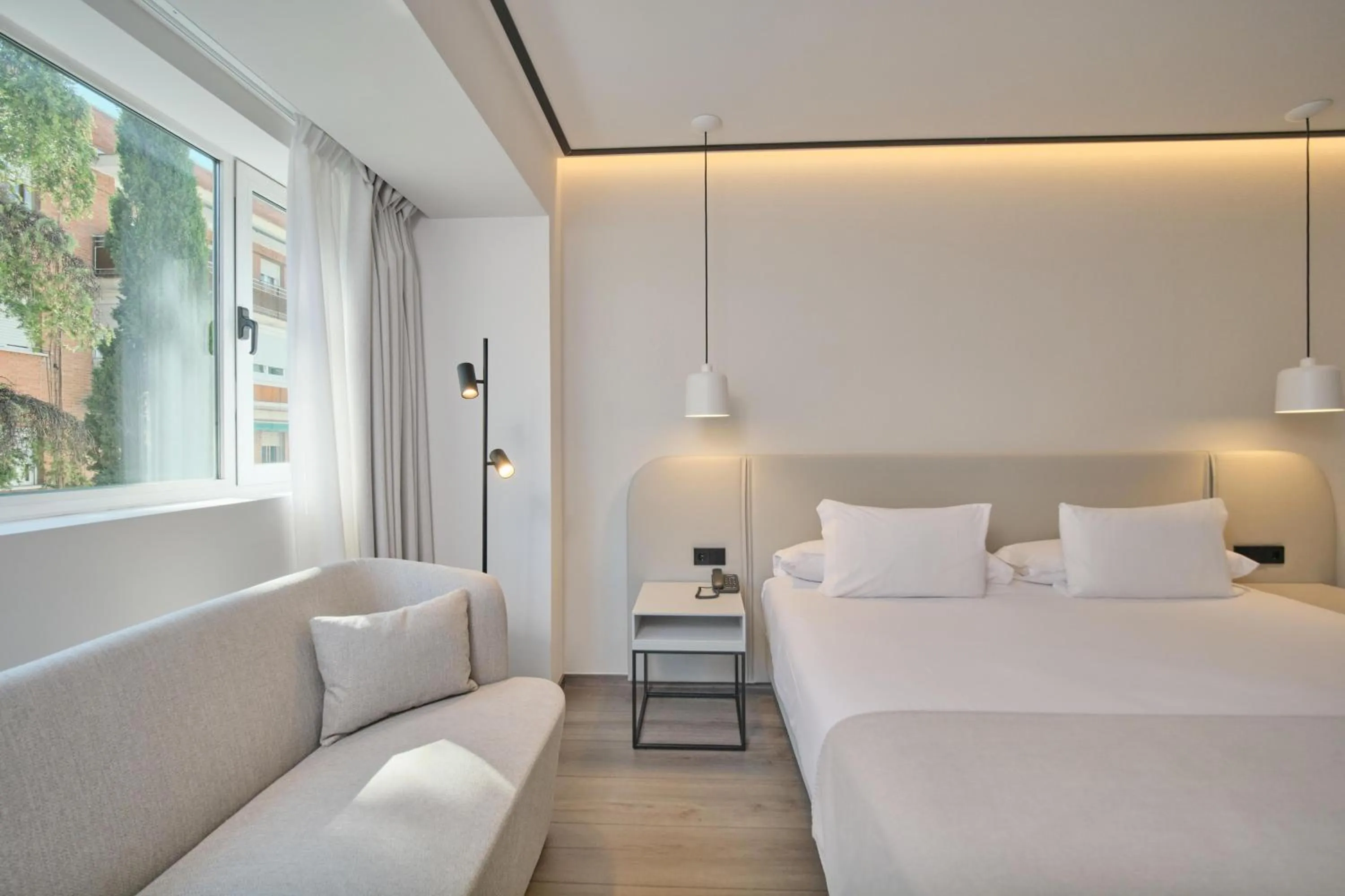 Photo of the whole room, Bed in 1881 Madrid Ventas Hotel