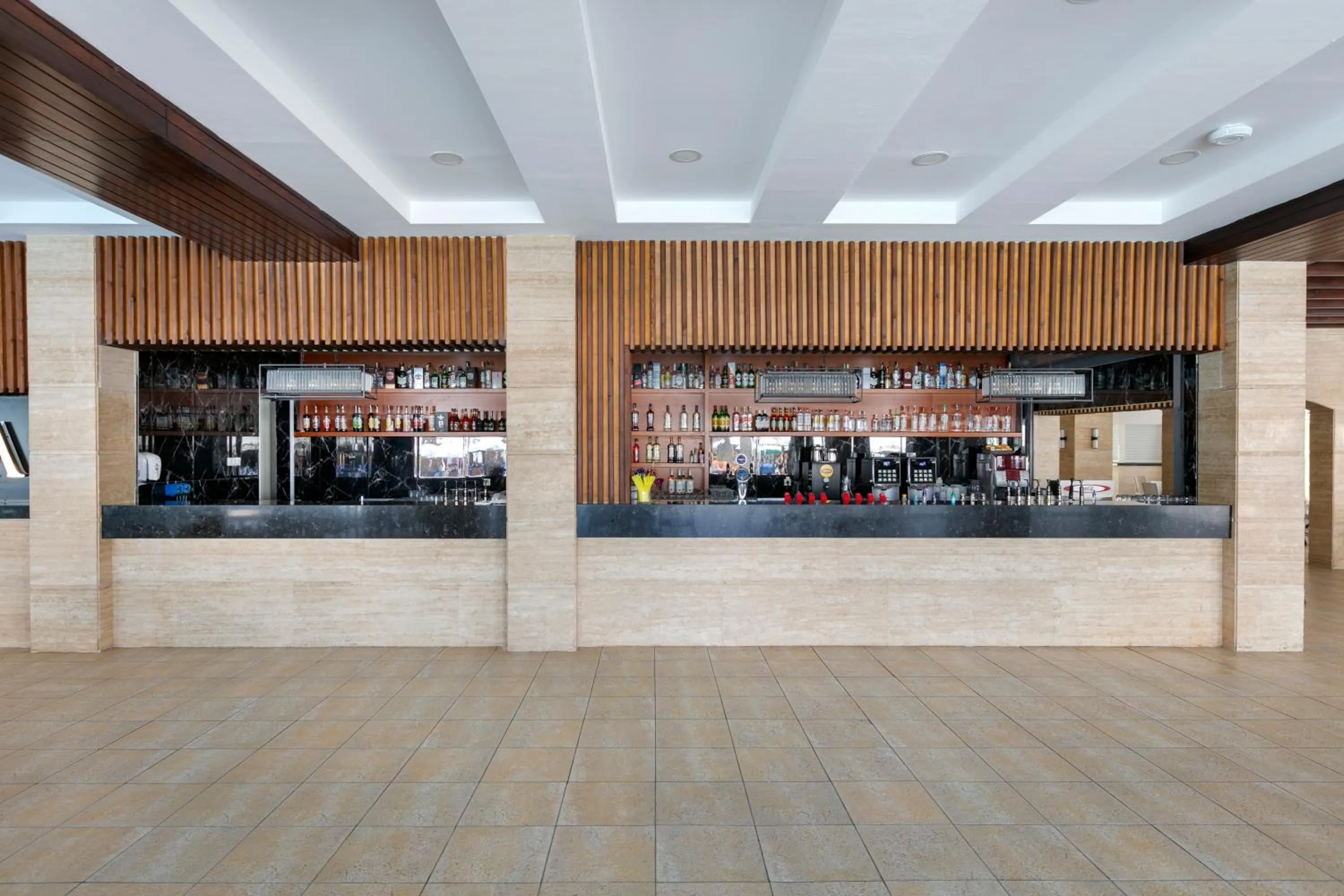 Lounge or bar in Dobedan Beach Resort Comfort ''Ex Brand Alva Donna Beach Resort Comfort''