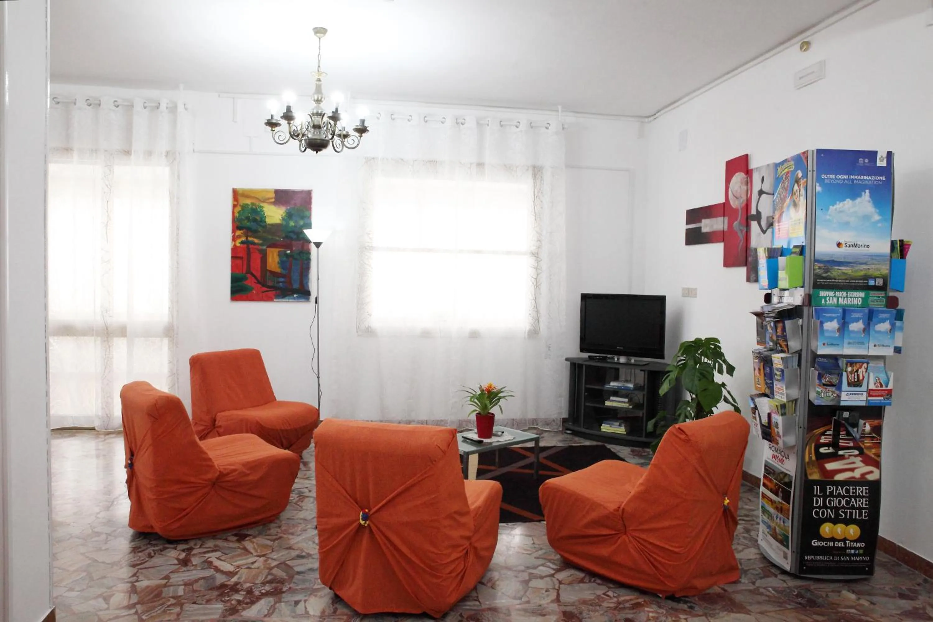Communal lounge/ TV room in Hotel Lagomaggio
