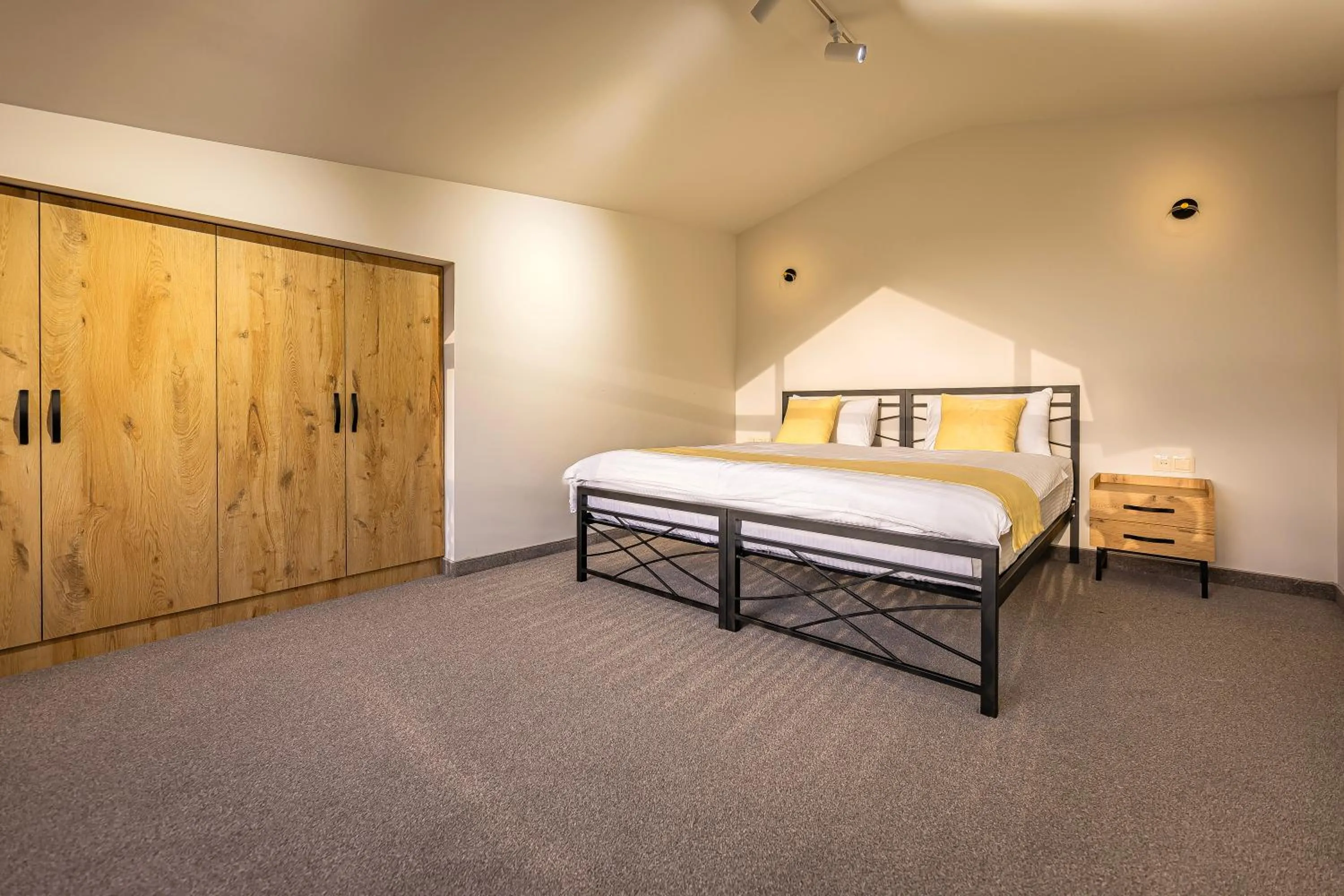 Photo of the whole room, Bed in ARSIS Family Hotel