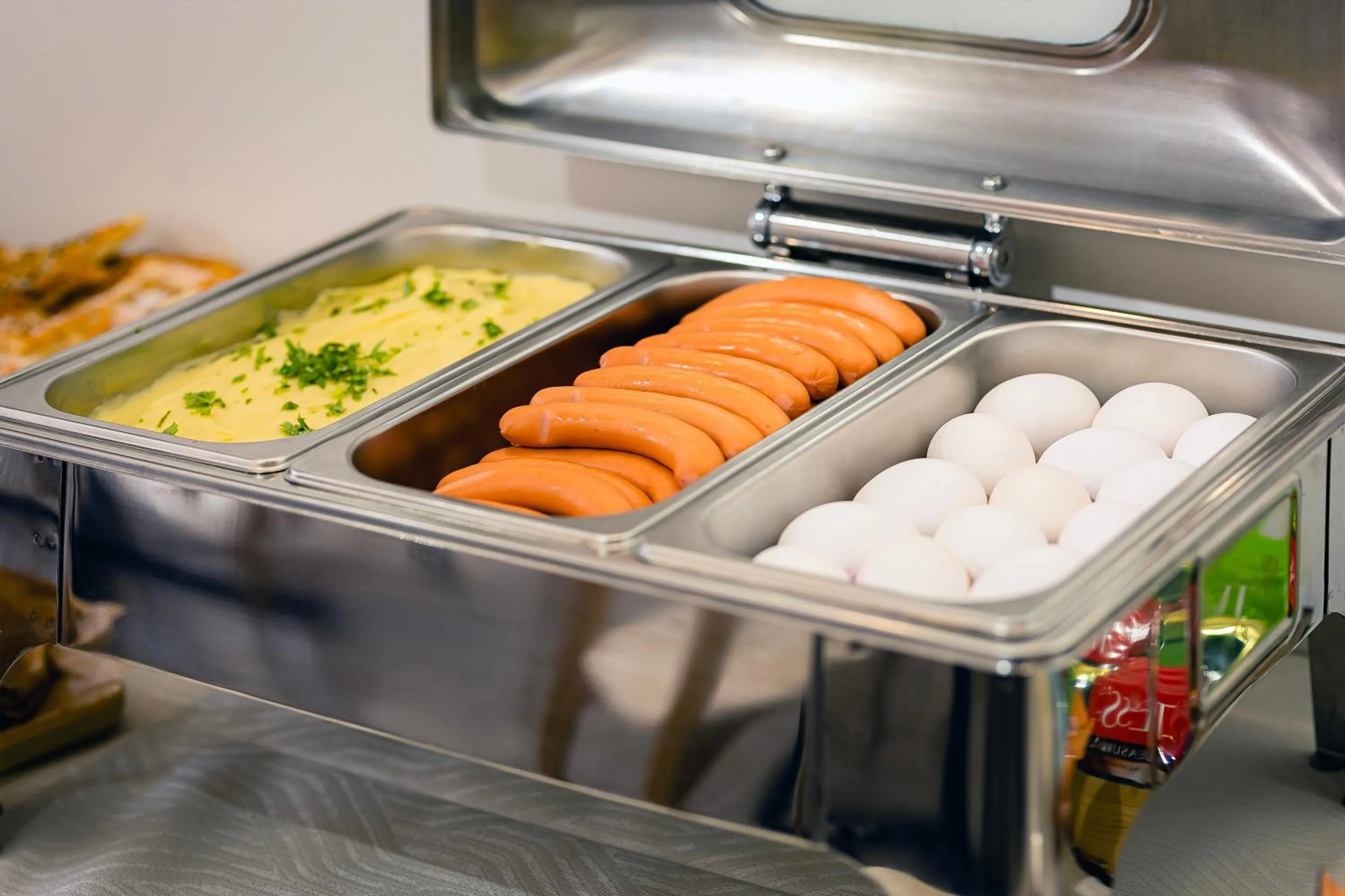 Buffet breakfast in ARSIS Family Hotel