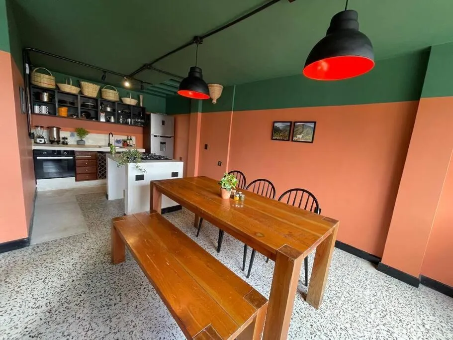Dining area in La Bonita Guesthouse