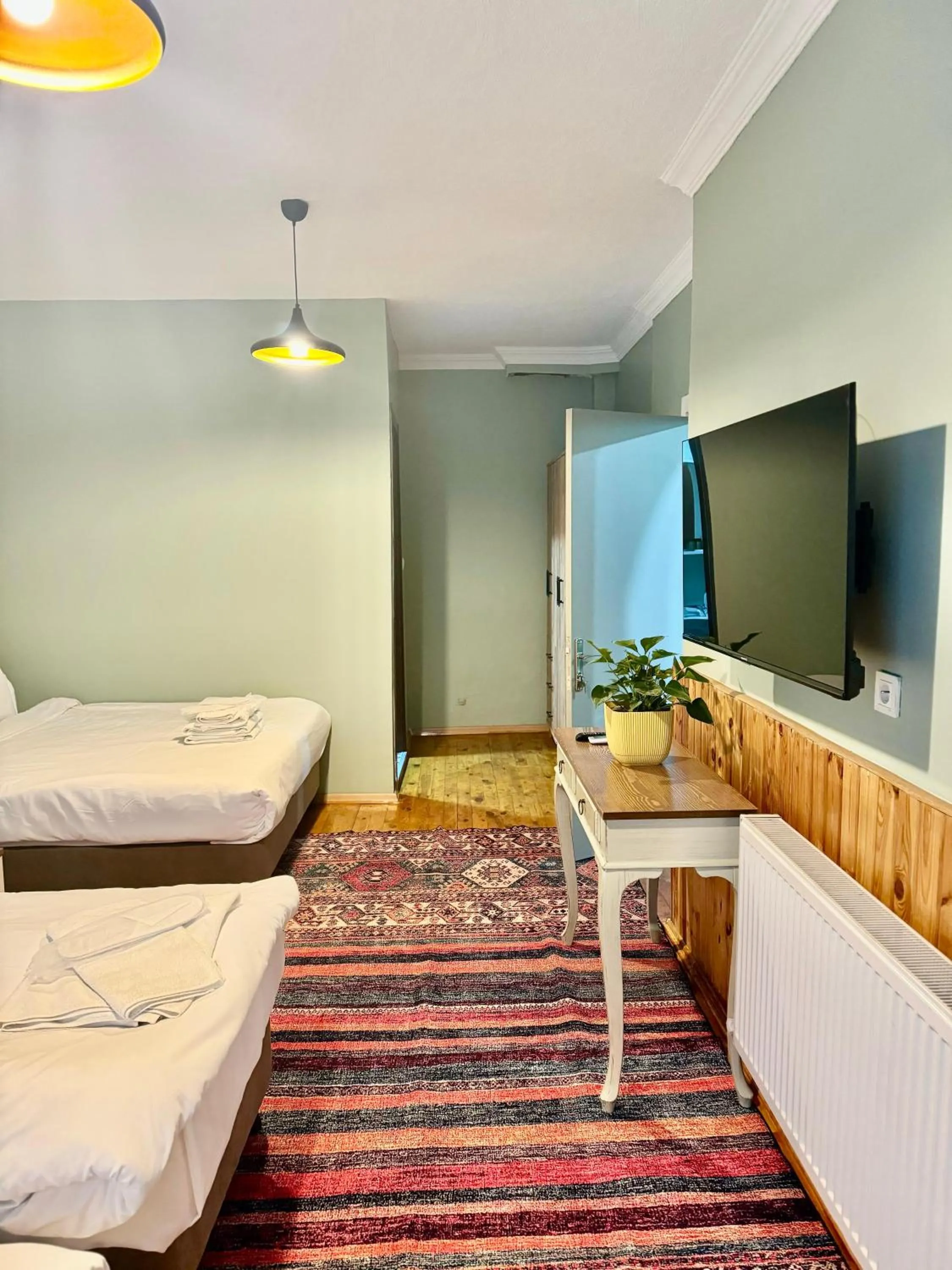 Photo of the whole room, Bed in Dimora Kadıköy