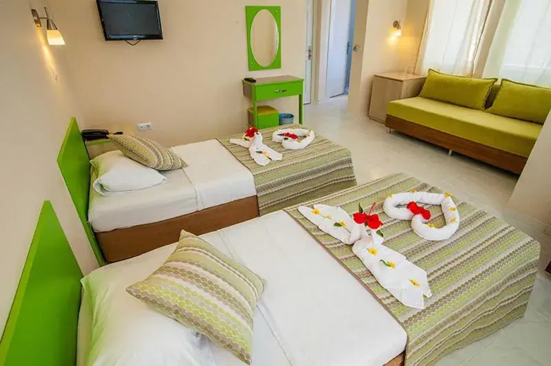 Family Room with Shared Bathroom in Hotel Dream Of Side Family Room with Shared Bathroom in Hotel Dream Of Side