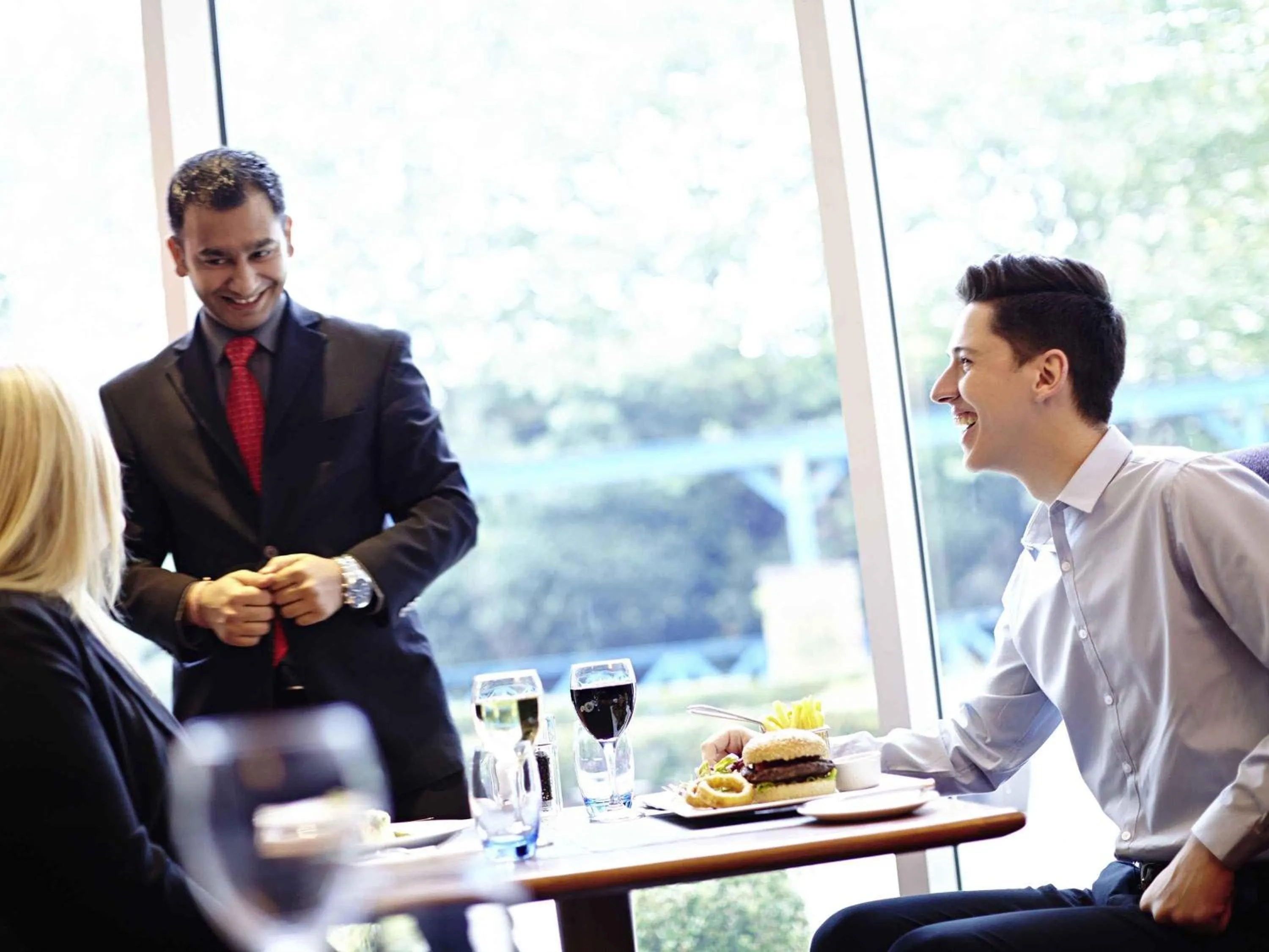 Lounge or bar in Novotel Wolverhampton City Centre